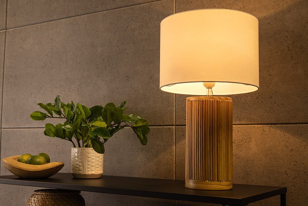Handgearbeitete Tischlampe GATSBY 50cm natur weiß Weiden- und Kiefernholz