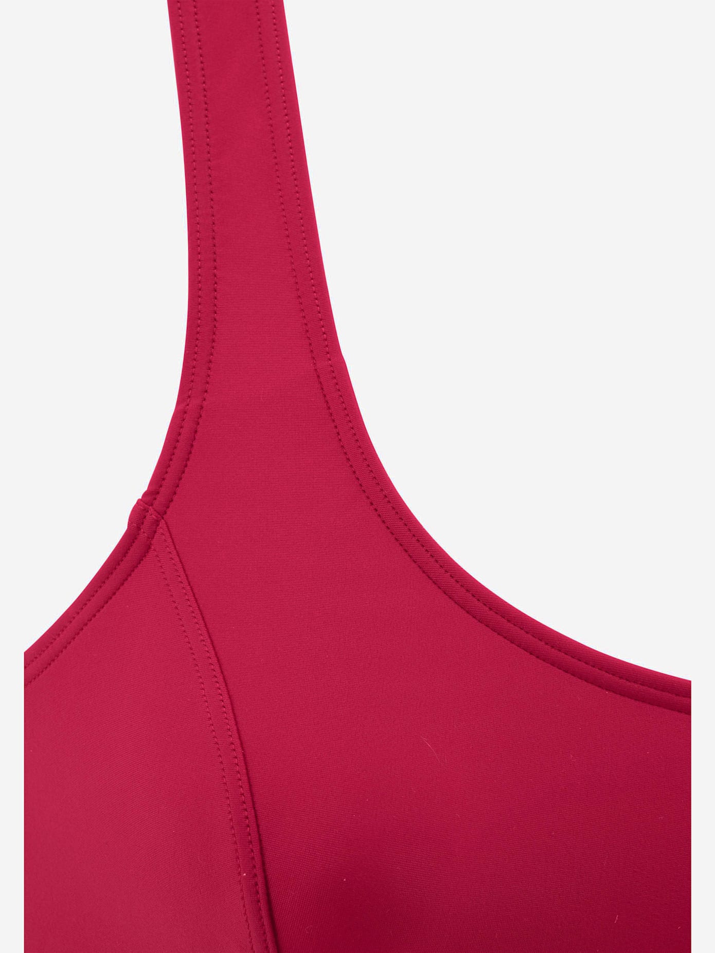 Maillot de bain silhouette sportive et élancée