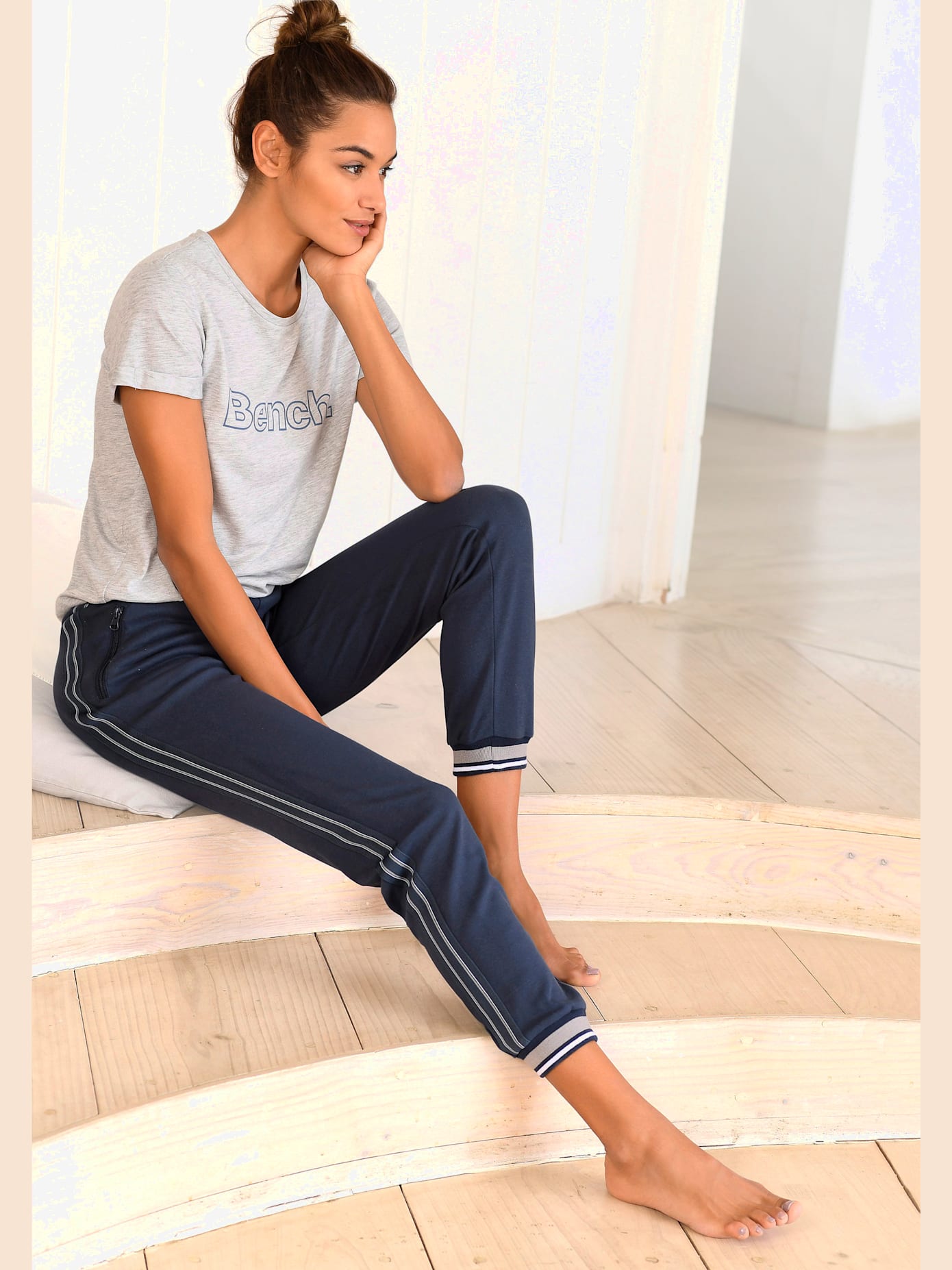 Pantalon détente avec rayures latérales