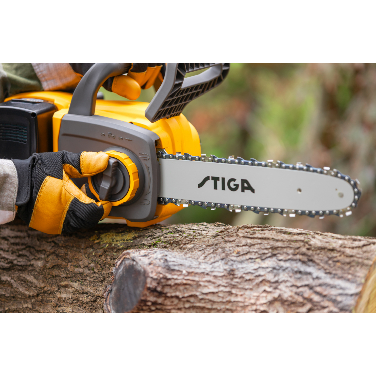 Stiga CS 300e Kit Accu kettingzaag (2x 4,0Ah accu) - 20V