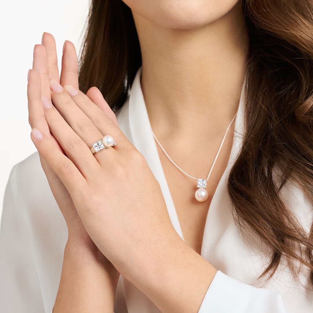 Thomas Sabo Charm Club Ring Perle mit weissen Steinen silber