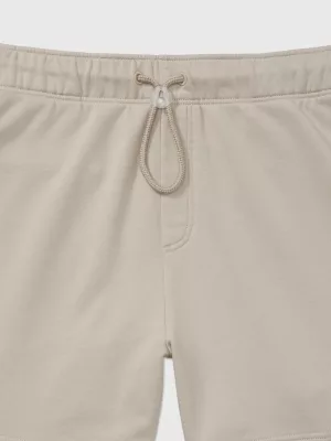 Shorts com logotipo tonal adaptável