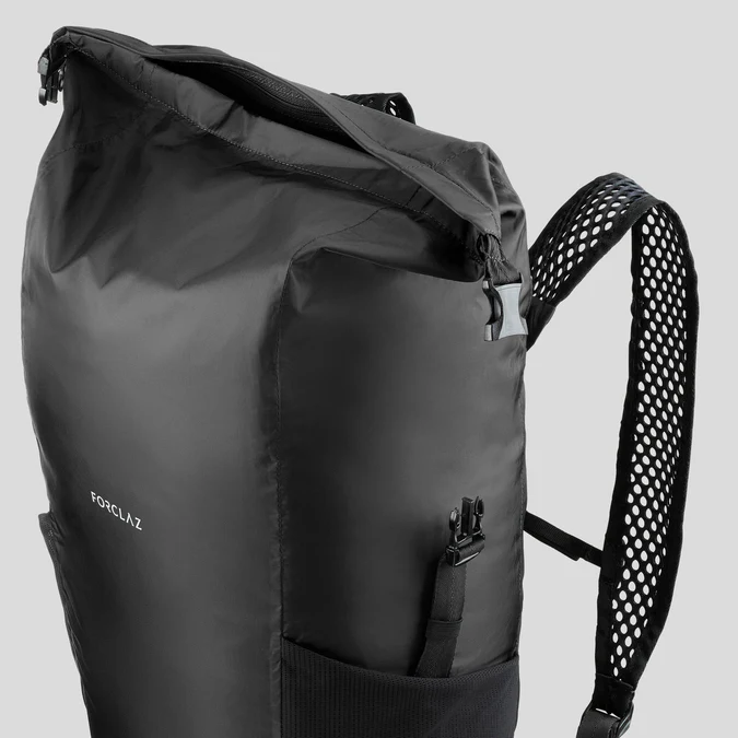Decathlon Forclaz - Mochila de caminhada compacta e impermeável Forclaz Travel 100 de 20 litros