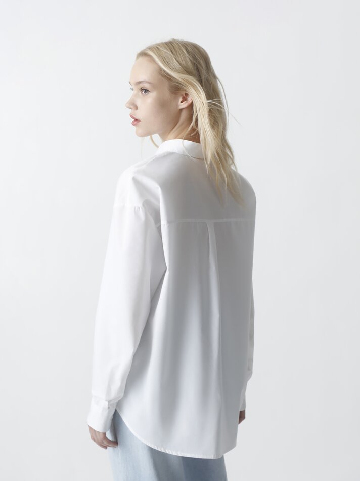 Camisa básica com bolso - Branca