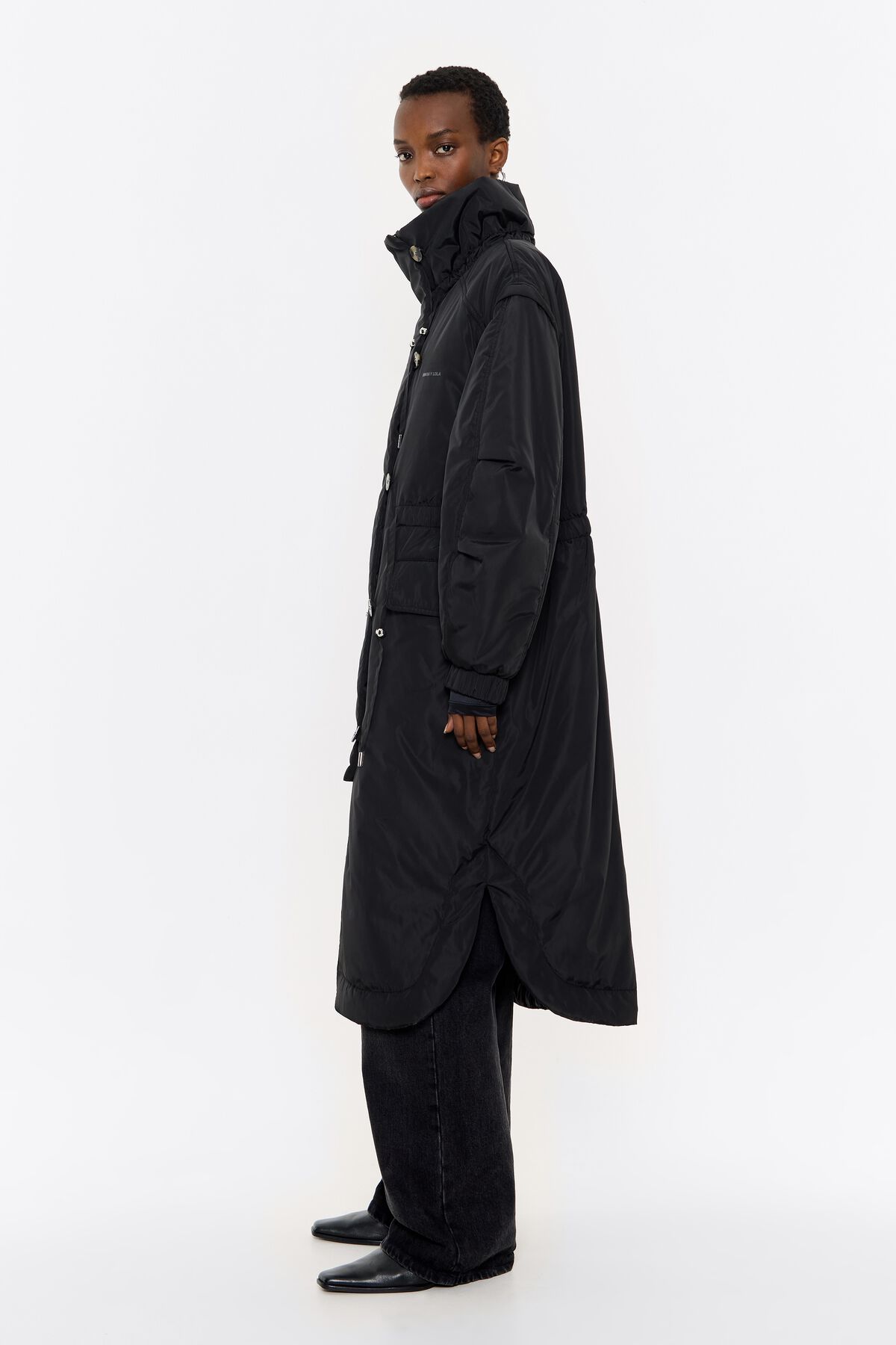 Casaco longo preto acolchoado