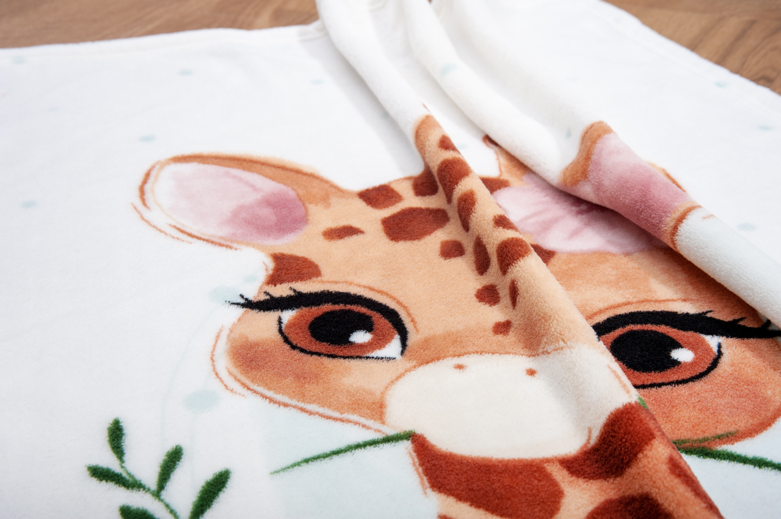 Microfaser-Flauschdecke GIRAFFE - weiß-bunt - 75x100 cm