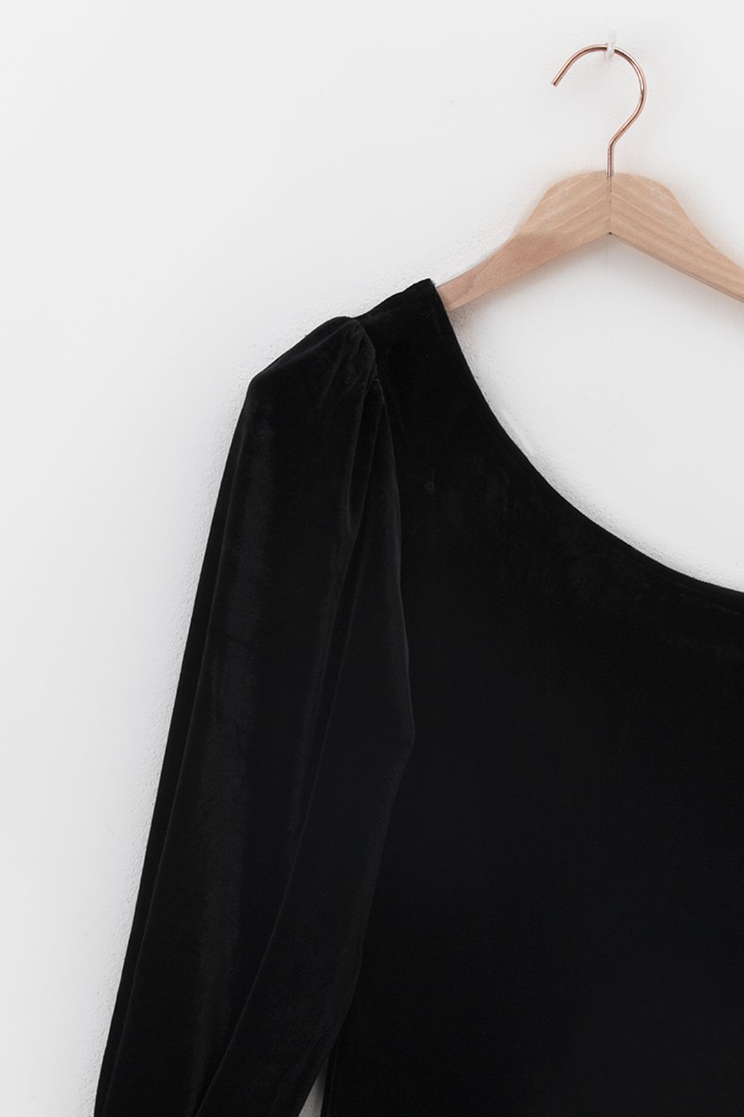 Zwarte velvet one shoulder top