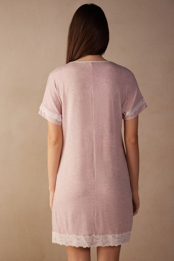 Camisola de mangas curtas com detalhes em renda.