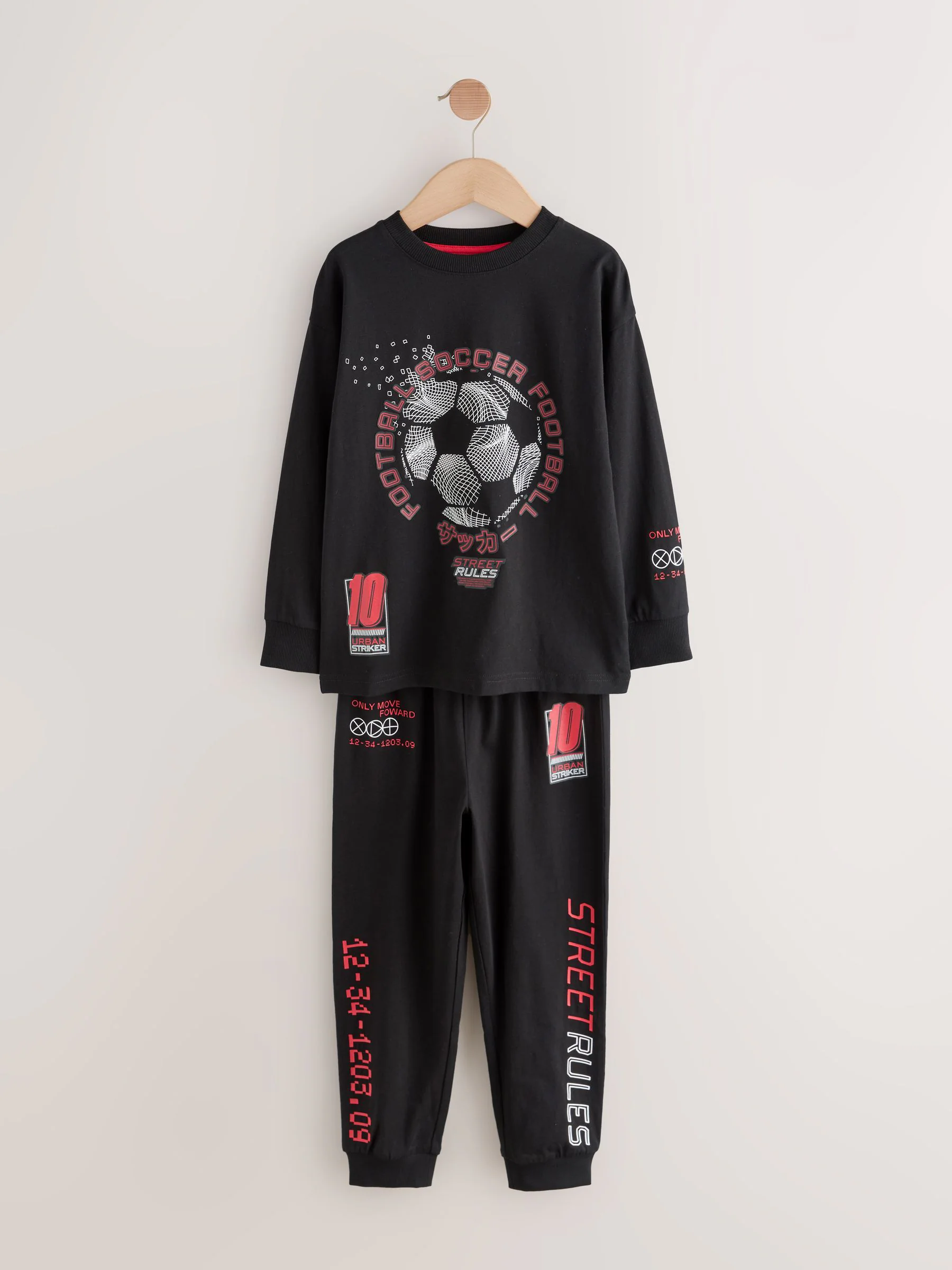 Rood/zwart voetbal  - Verpakking van 2 pyjama's met lange mouwen (3-16 jr)