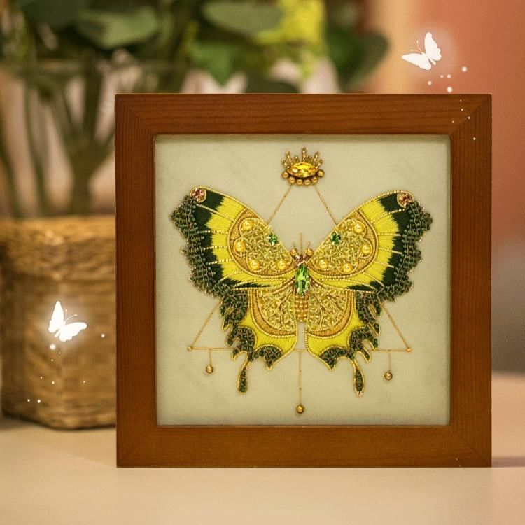 Embroidery Kingdom - Vlinder DIY Borduurpakket / Frame / Set