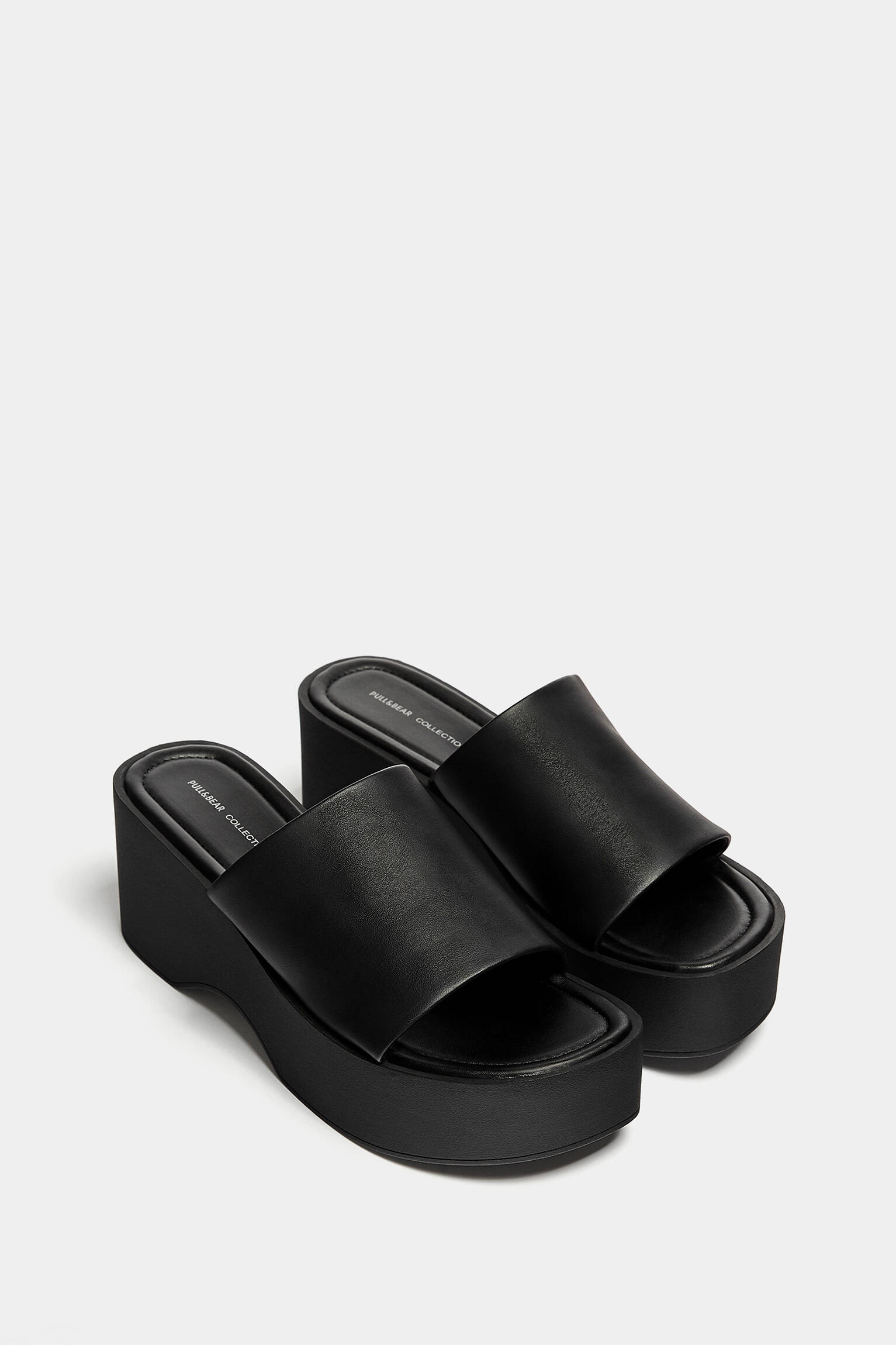 Sandália mule com plataforma - preta