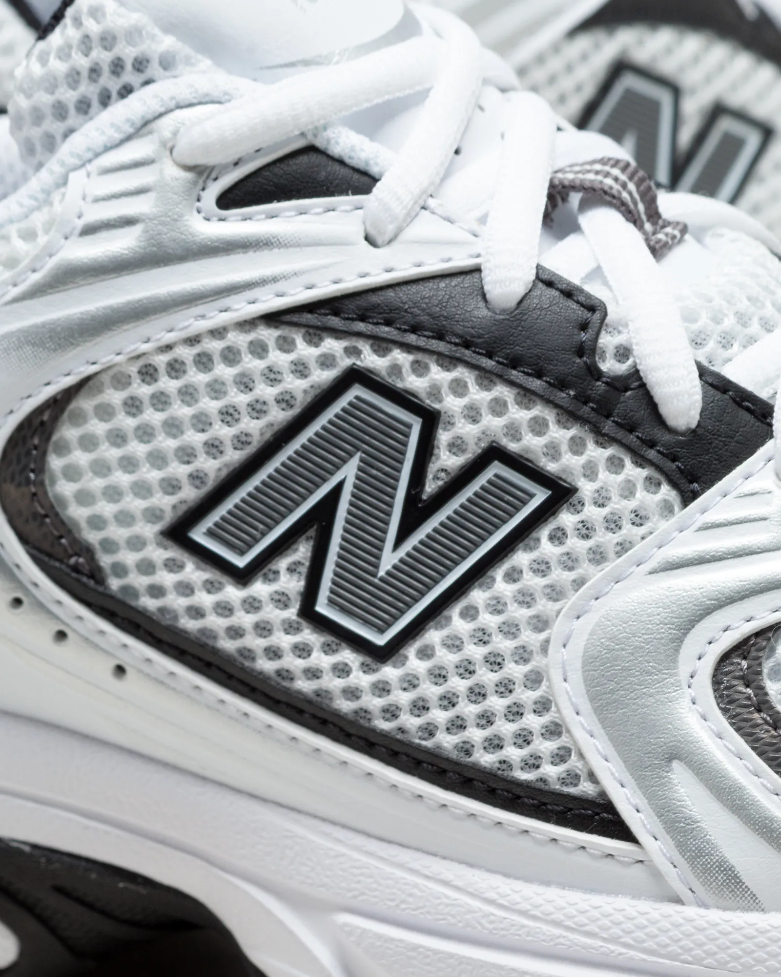 New Balance MR530
