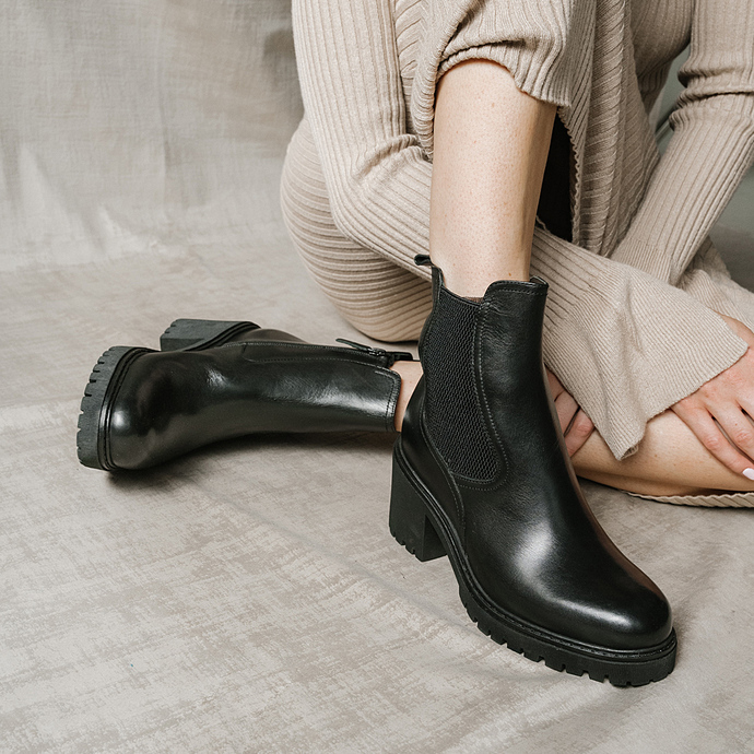 Chelsea boots à semelles crantées  en cuir noir