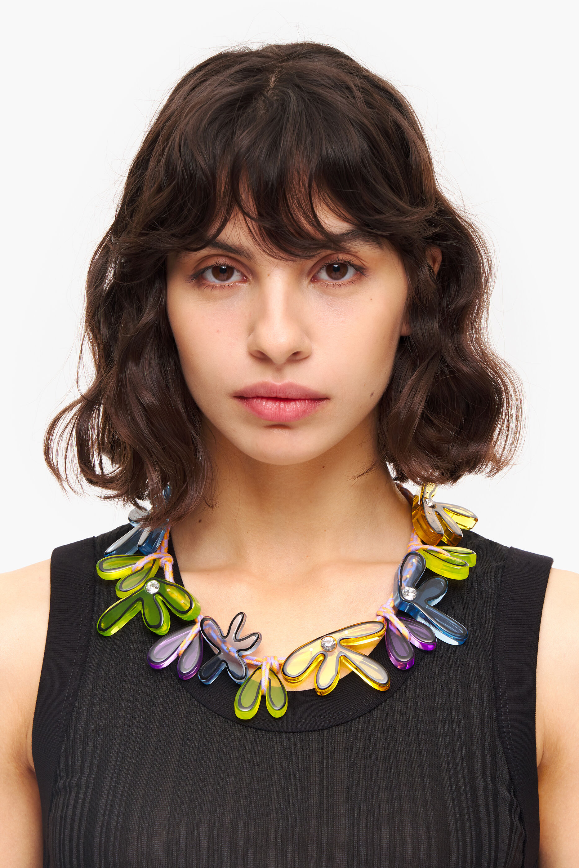 Colar de cordão com flores multicoloridas
