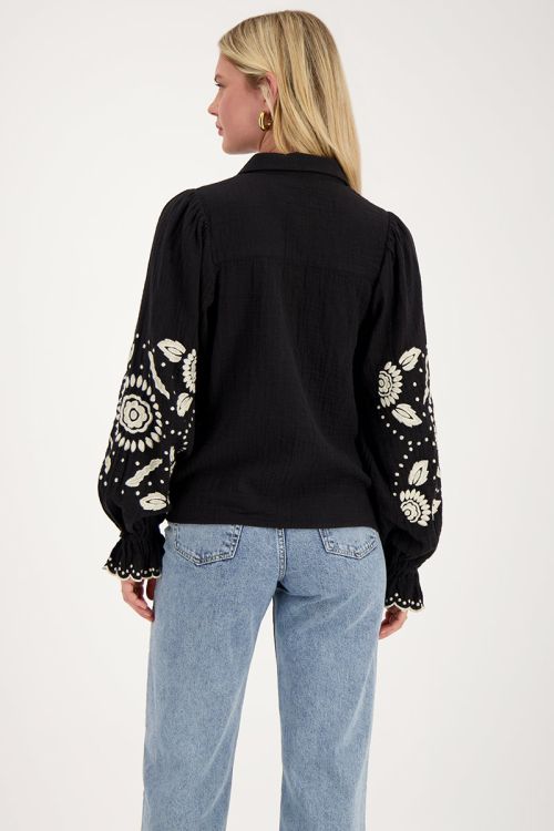 Zwarte blouse met beige embroidery