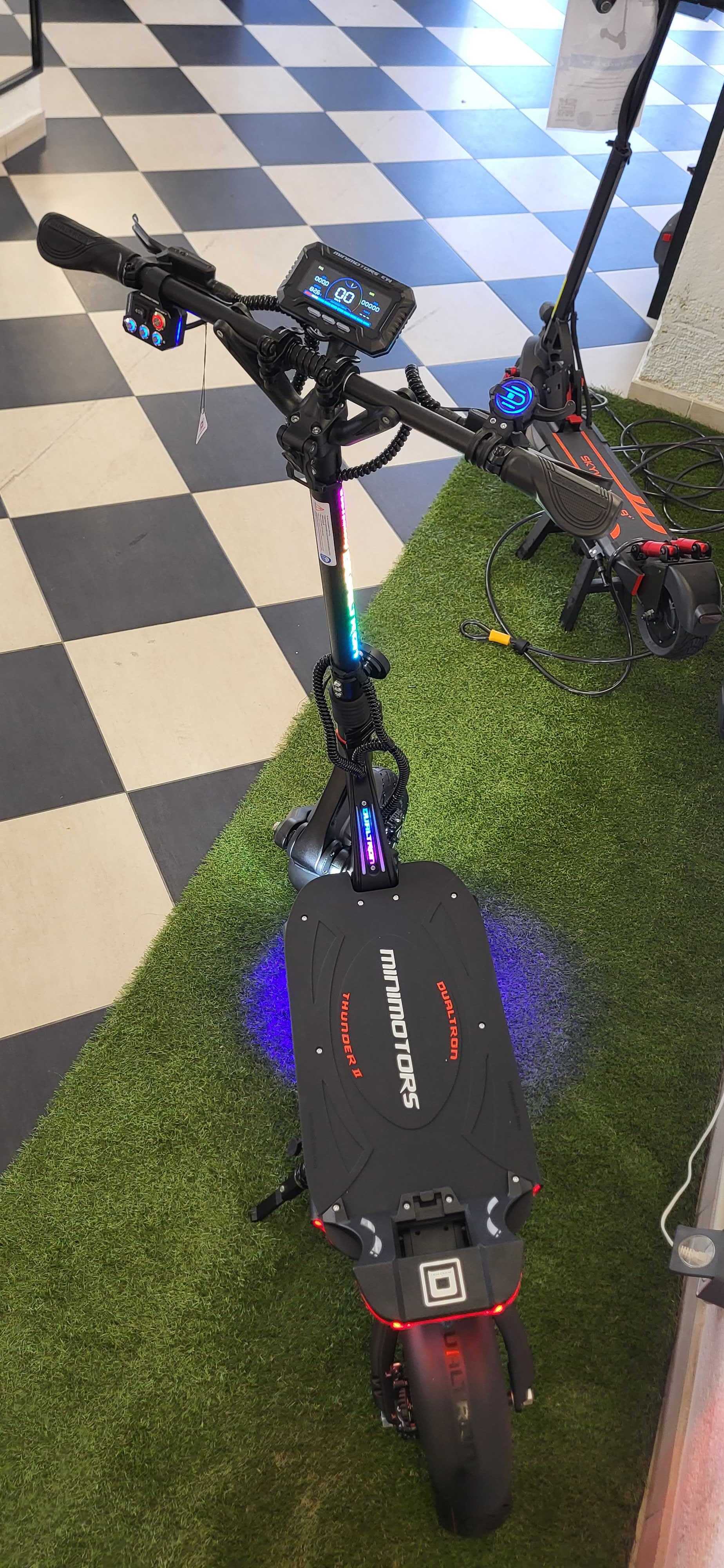 Trottinette Électrique Dualtron Thunder 2 - 11 Pouces New EY4 (72V 40Ah) - Occasion 2024