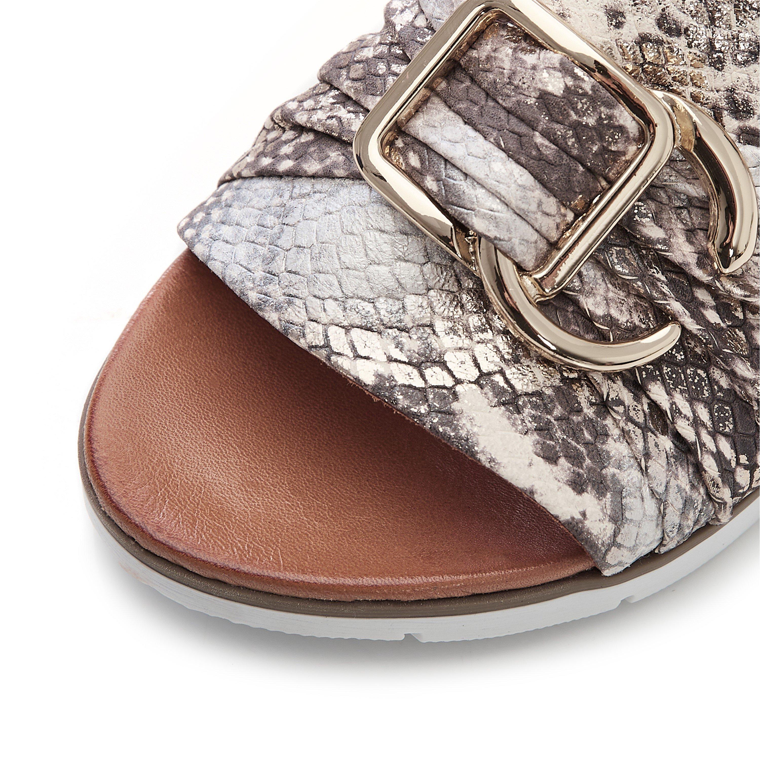 Moda in Pelle Organtia Flat Sandals