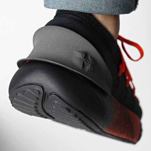 Baskets UA HOVR Phantom 3 RFLCT 3025518 Black Red