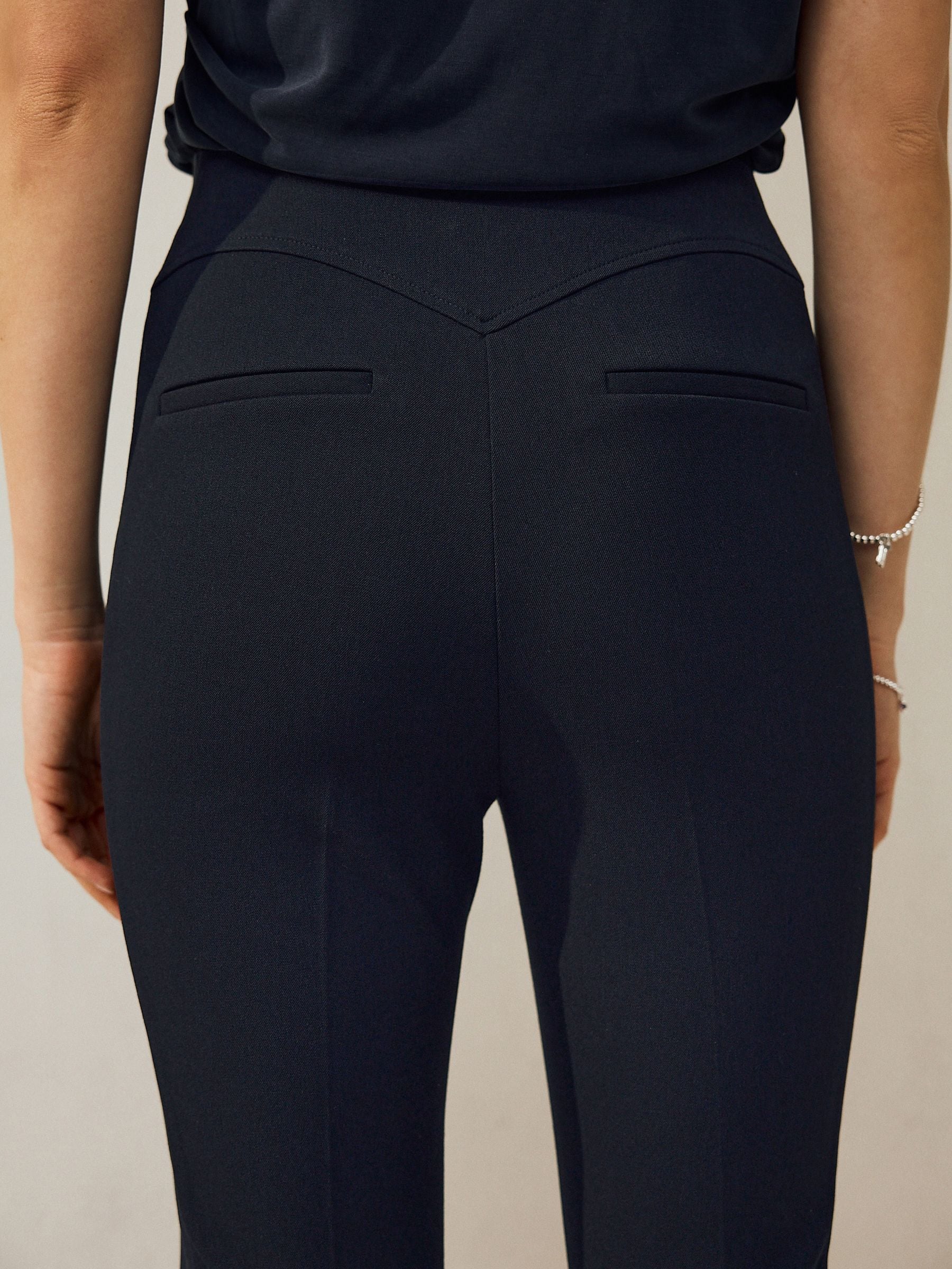 Marineblauw - Corrigerende broek met grote zakken
