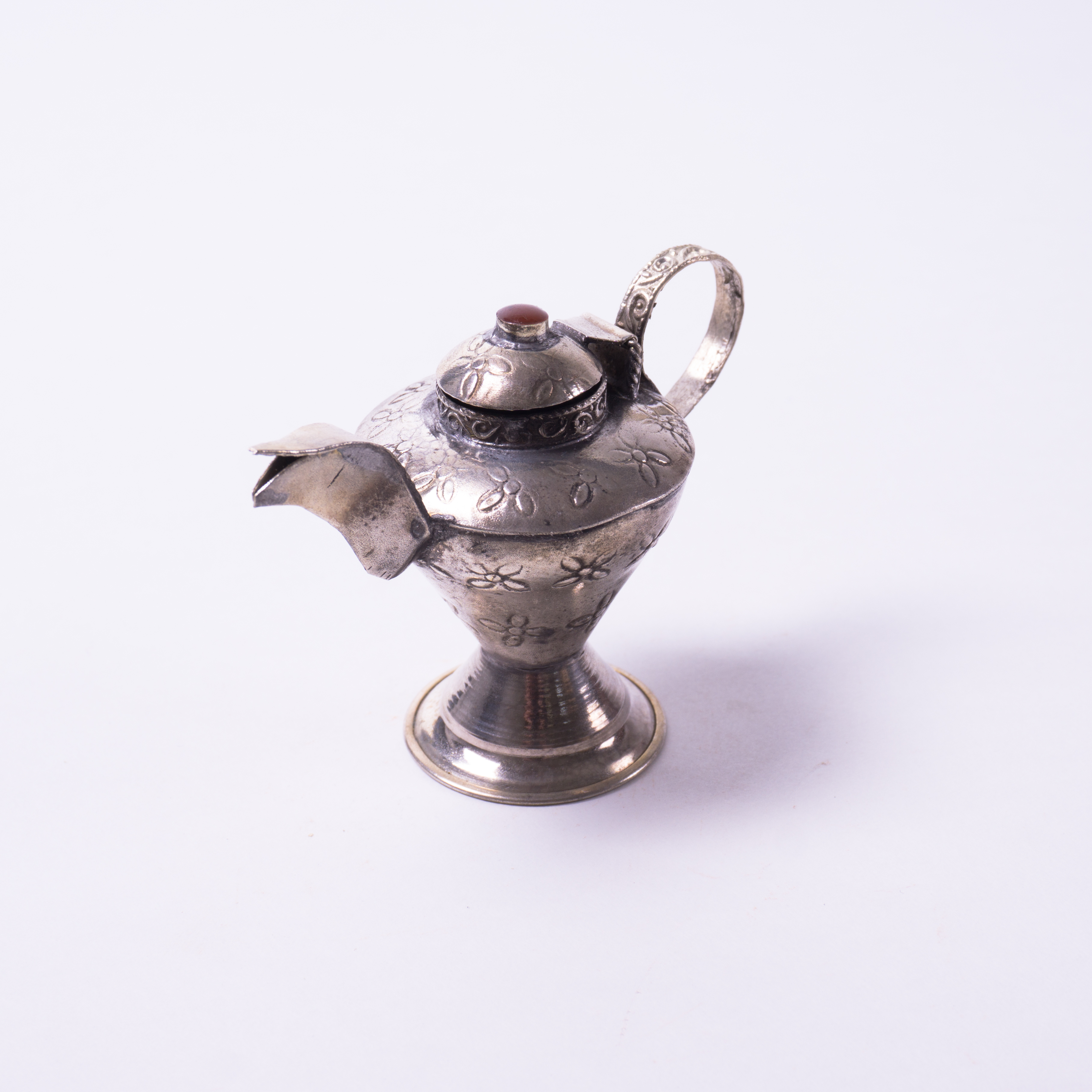 Schmuckkanne 'Misbah', handgefertigt, silber, B 8 cm, H 6 cm von fischer's lagerhaus