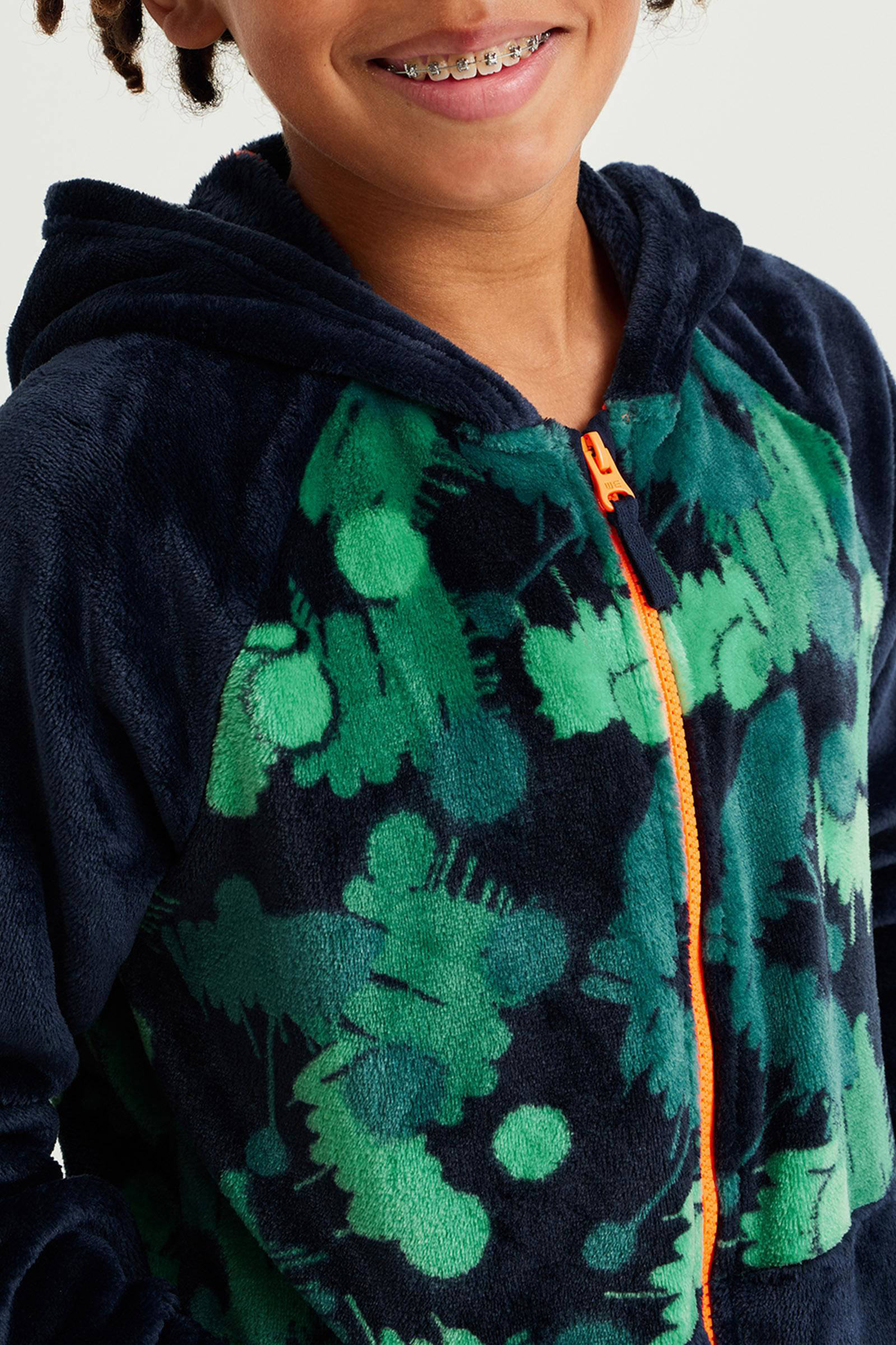 WE Fashion fleece onesie met all over print donkerblauw/groen