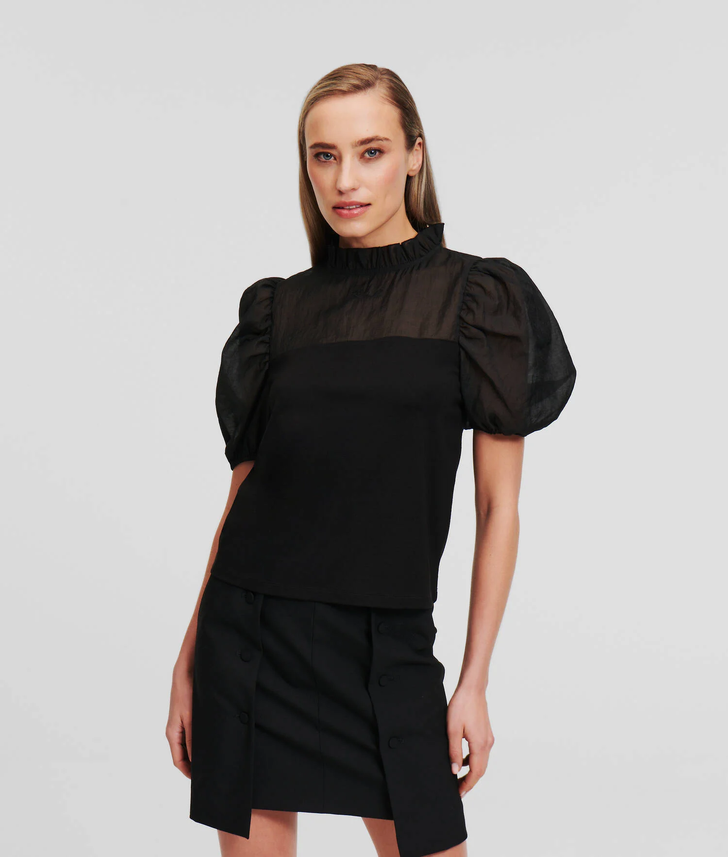 HAUT À EMPIÈCEMENT EN ORGANZA