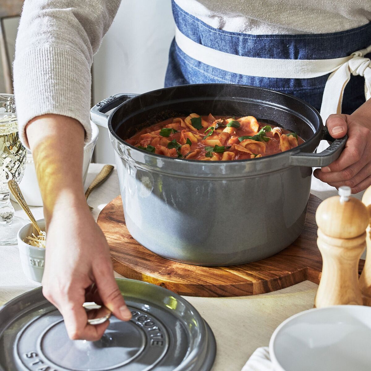 La Cocotte støpejernsgryte 4,8 liter, grå