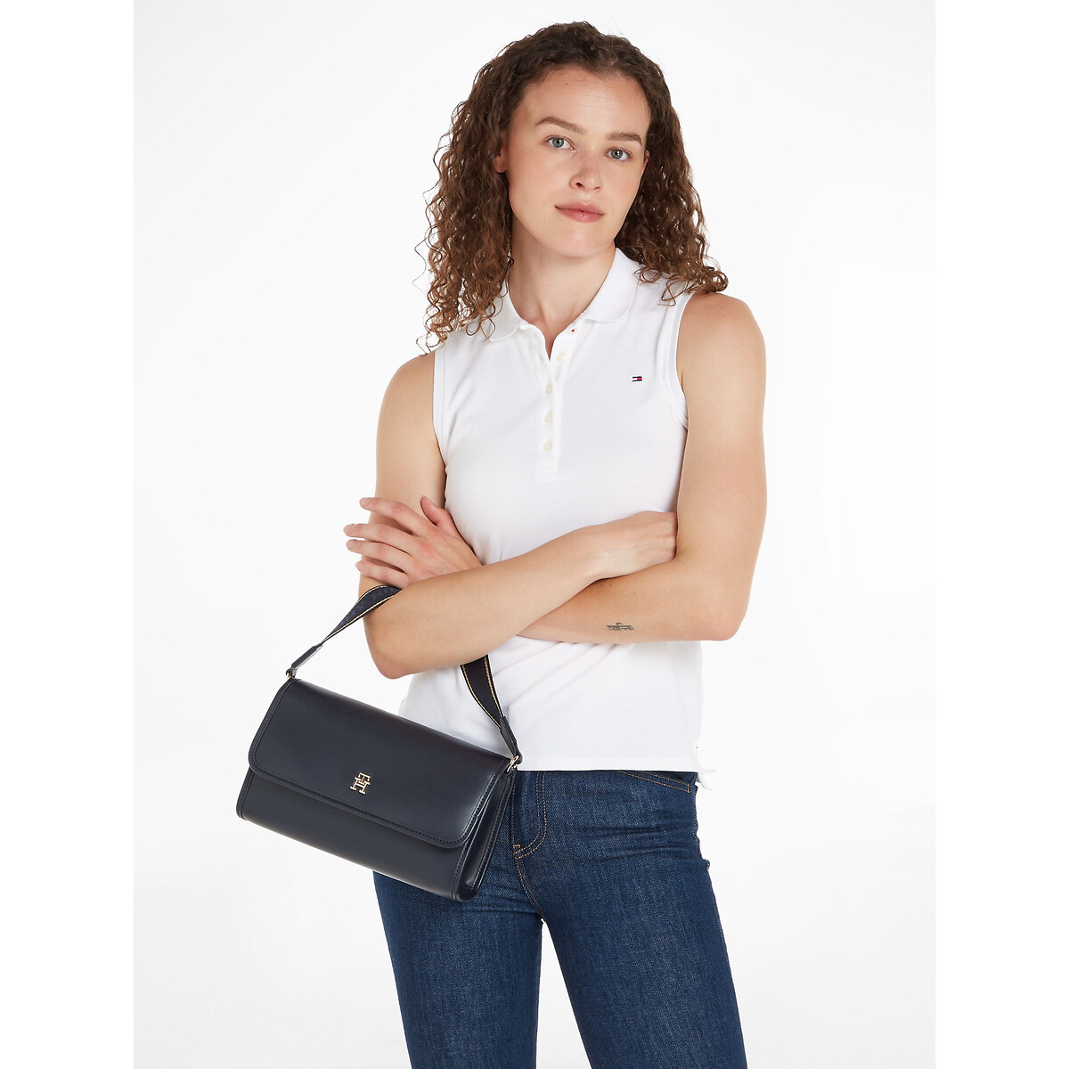 Bolsa TOMMY HILFIGER, para ser usada no ombro.