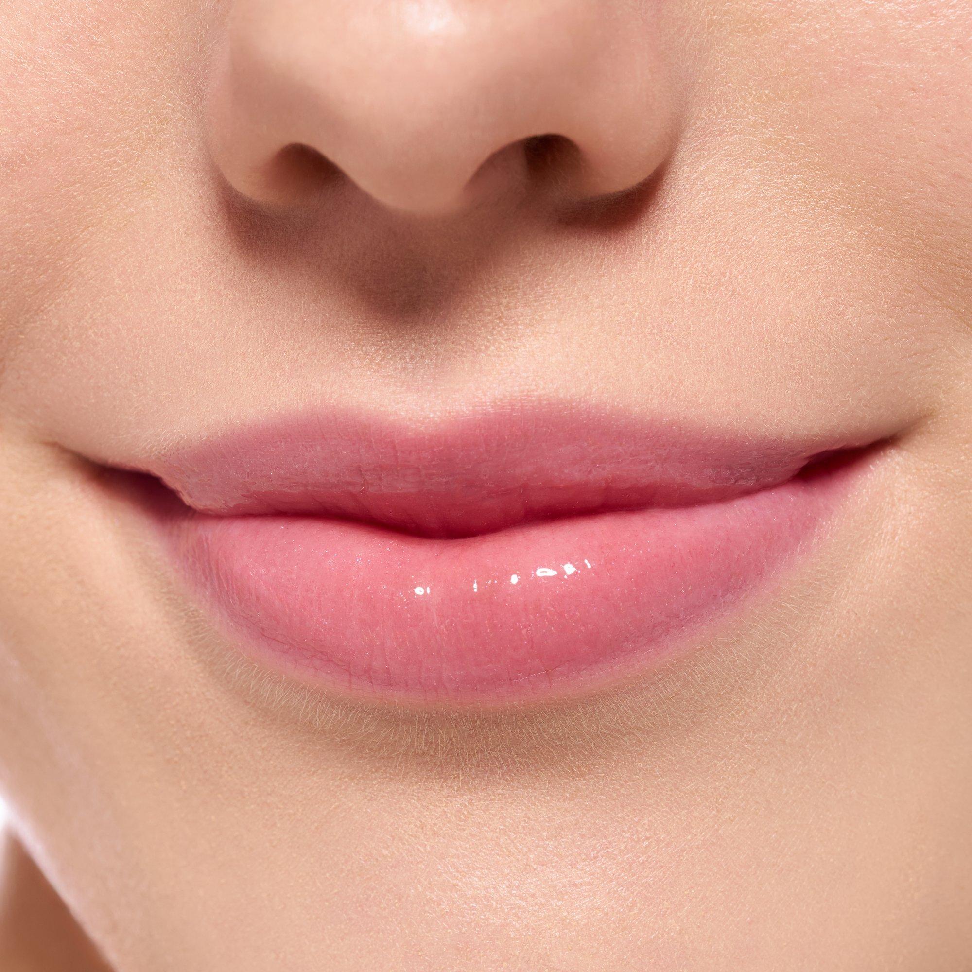 the super peptide glossy lip treatment