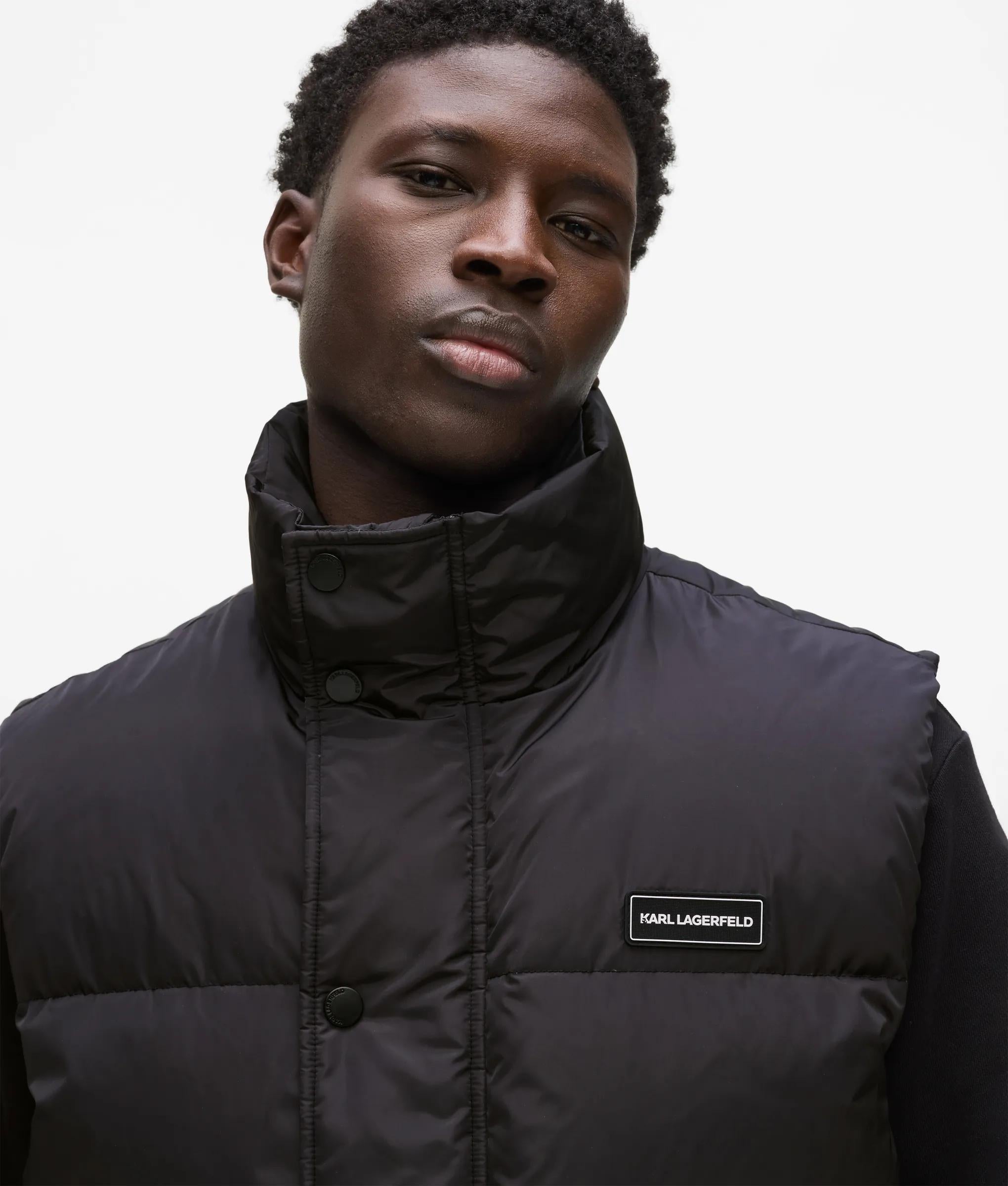 Puf gilet met logopatch