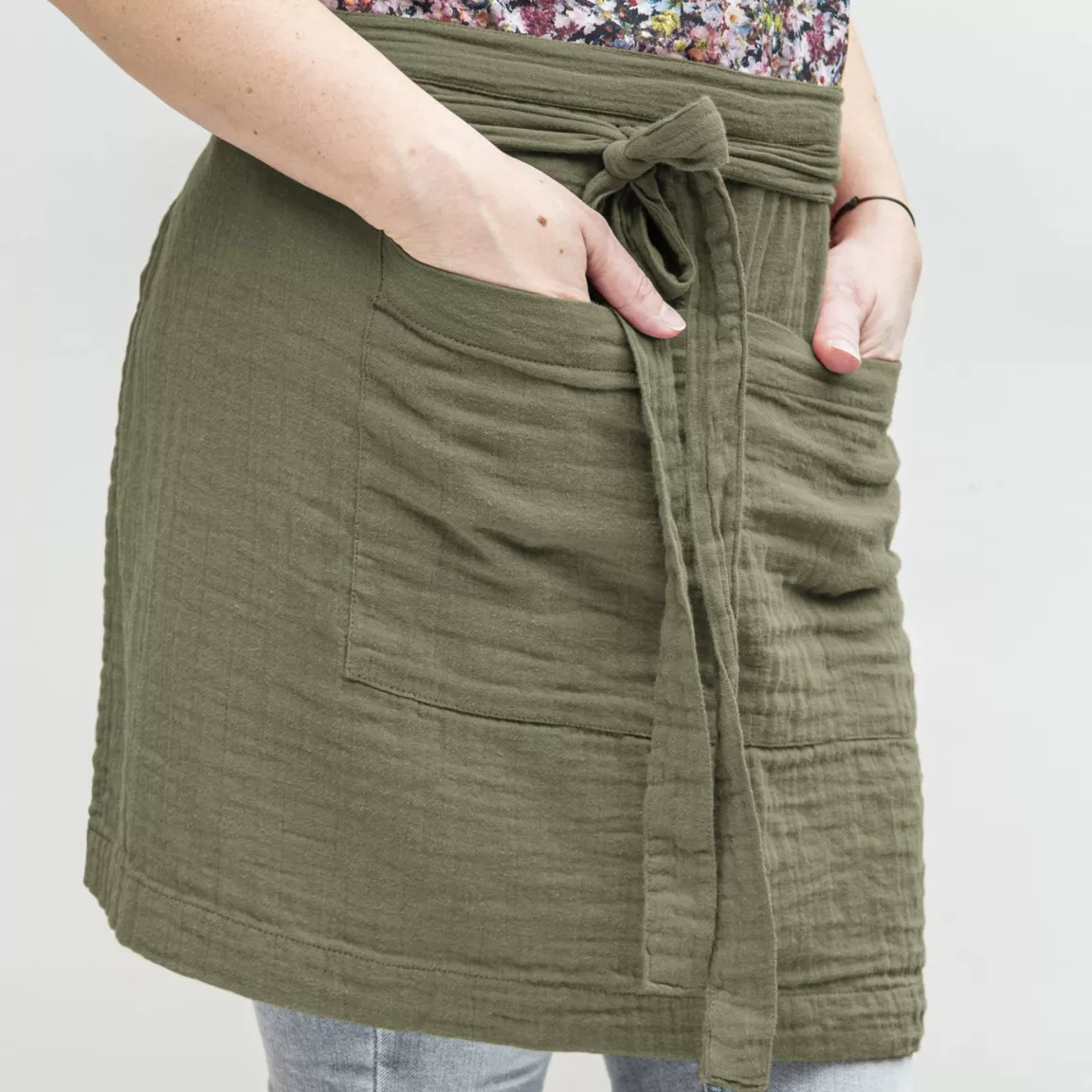 Tablier avec poches gaze de coton Gaïa Vert romarin