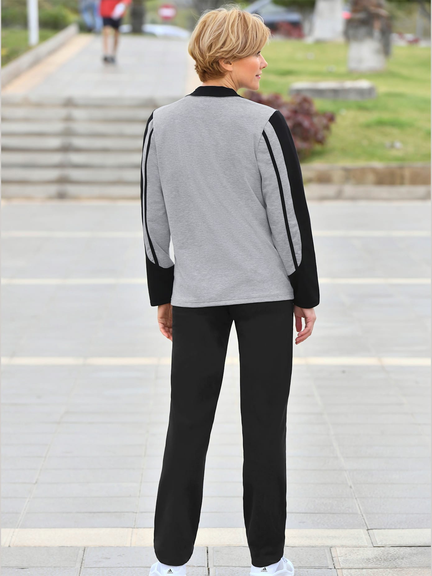Tenue de loisirs qualité jersey extensible, souple et confortable