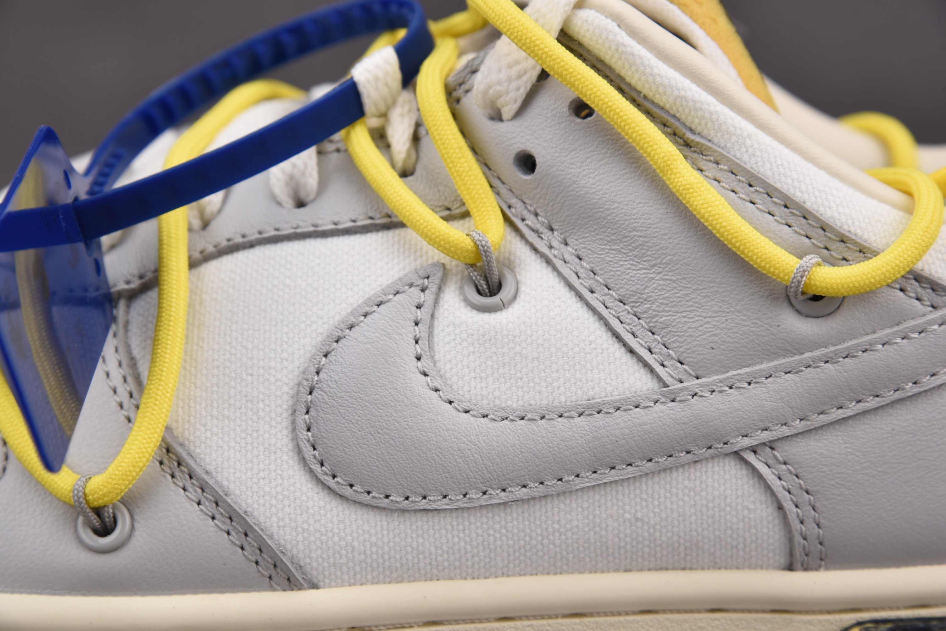 Nike Dunk Low   Lot 27
