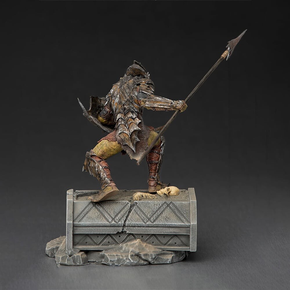 Ringenes Herre Figur - Bevæbnet Orc Statue - 1:10