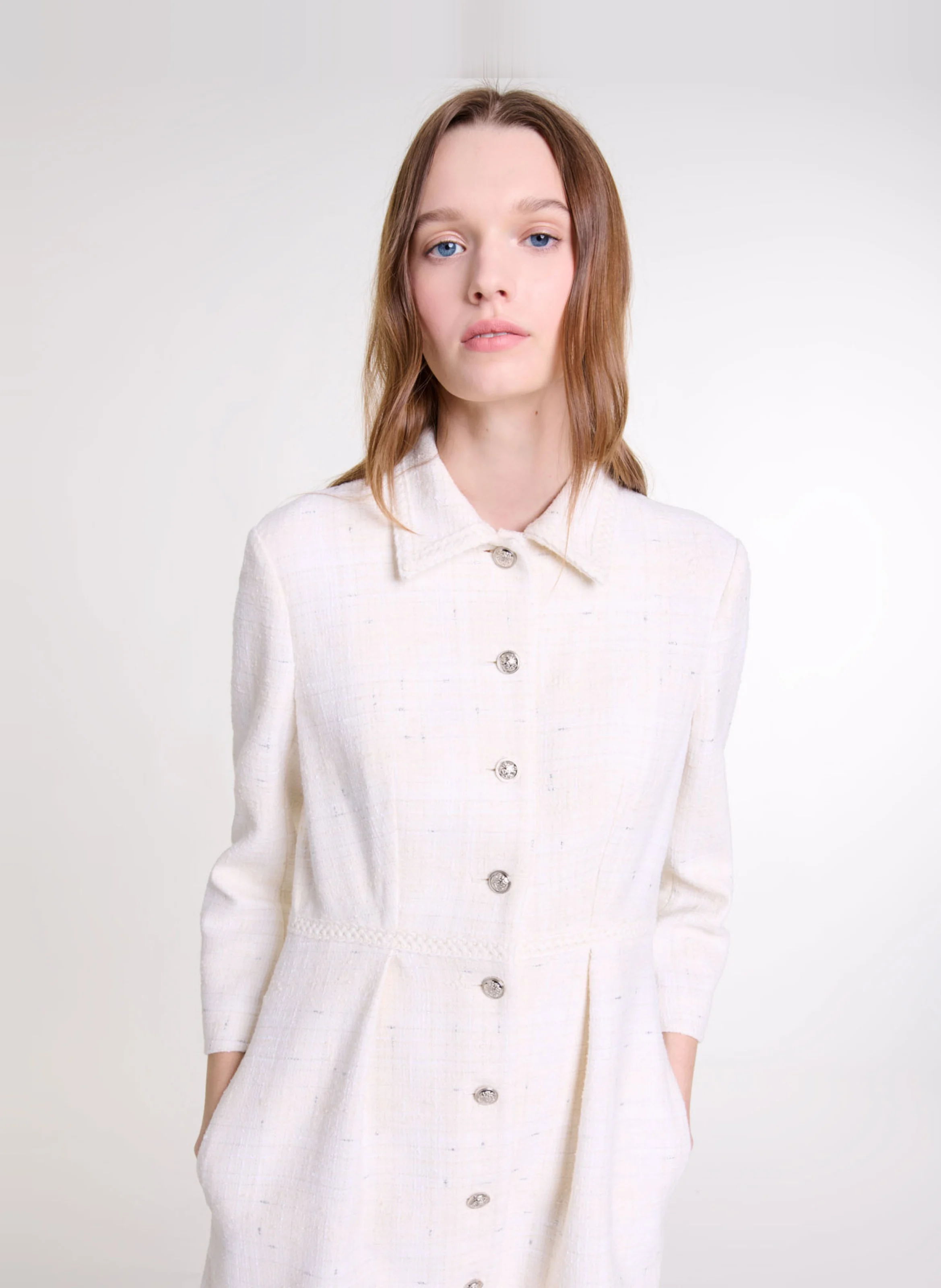Robe courte cintrée col classique | Beige