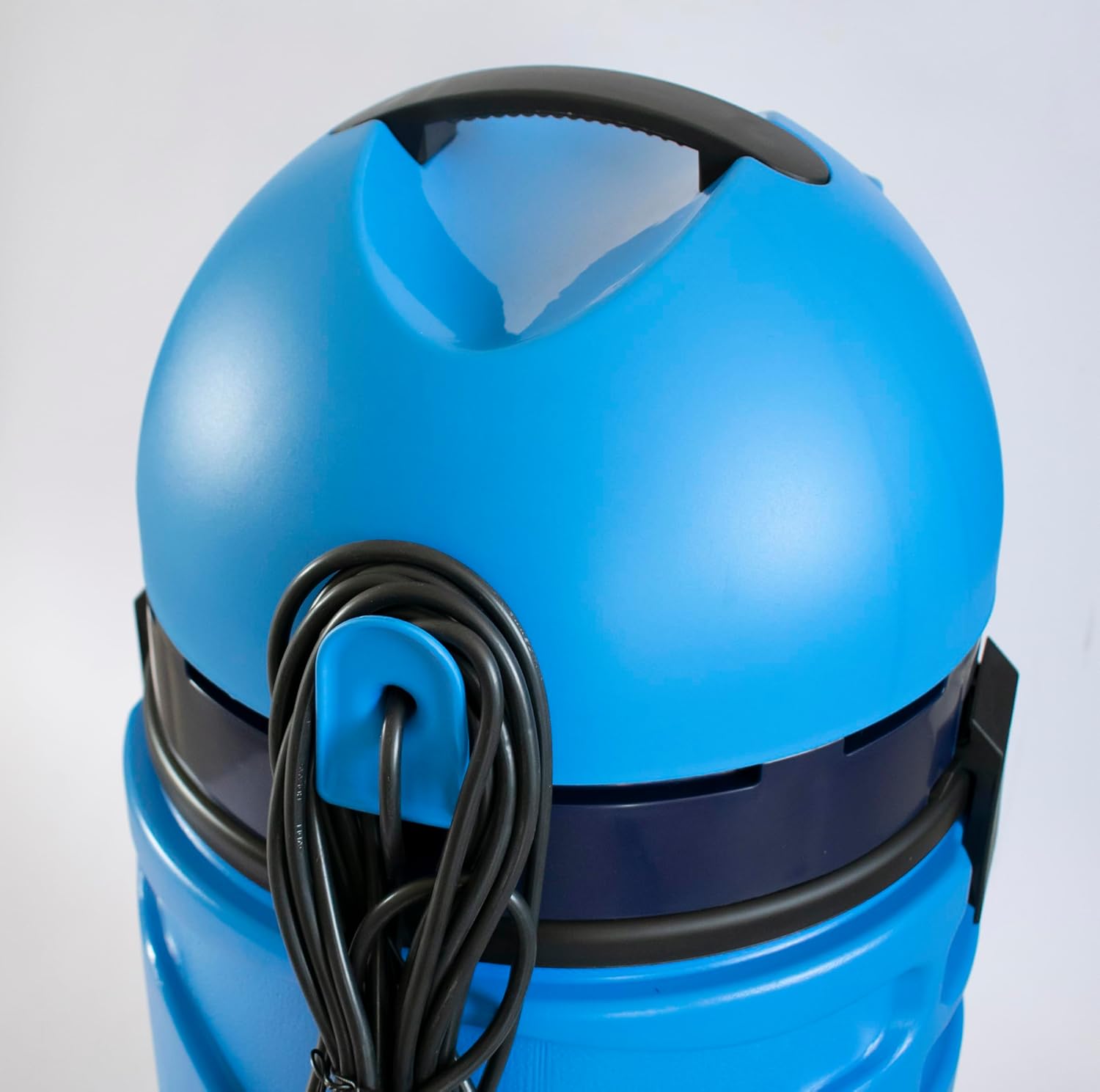 LAVOR Pool-Staubsauger SWIMMY, für die praktische Reinigung von Pools aller Art. 1600 Watt max, 27 kPa, 70 l/s, 35-Liter-Tank