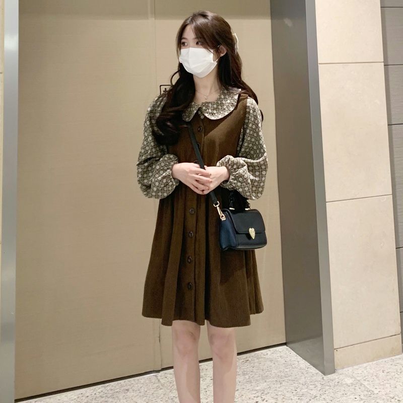 Closette - Blouse met Peter Pan-kraag en patroon / Mini-jurk van corduroy