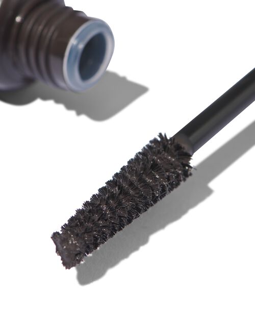 mascara sourcils brun foncé