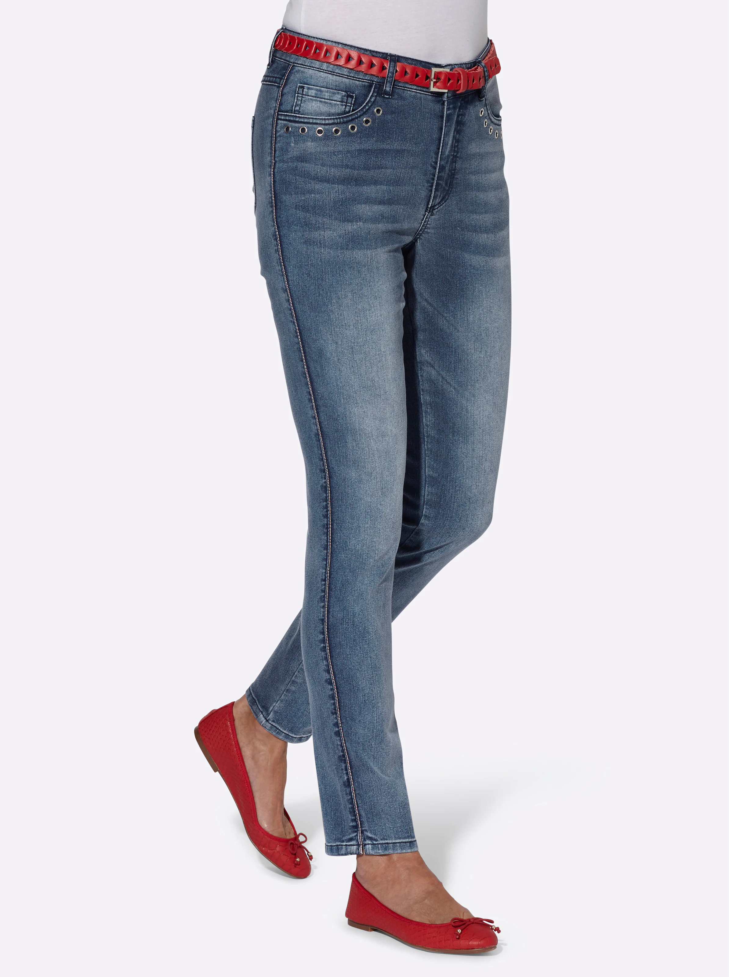 Jeans in blue-stone-washed