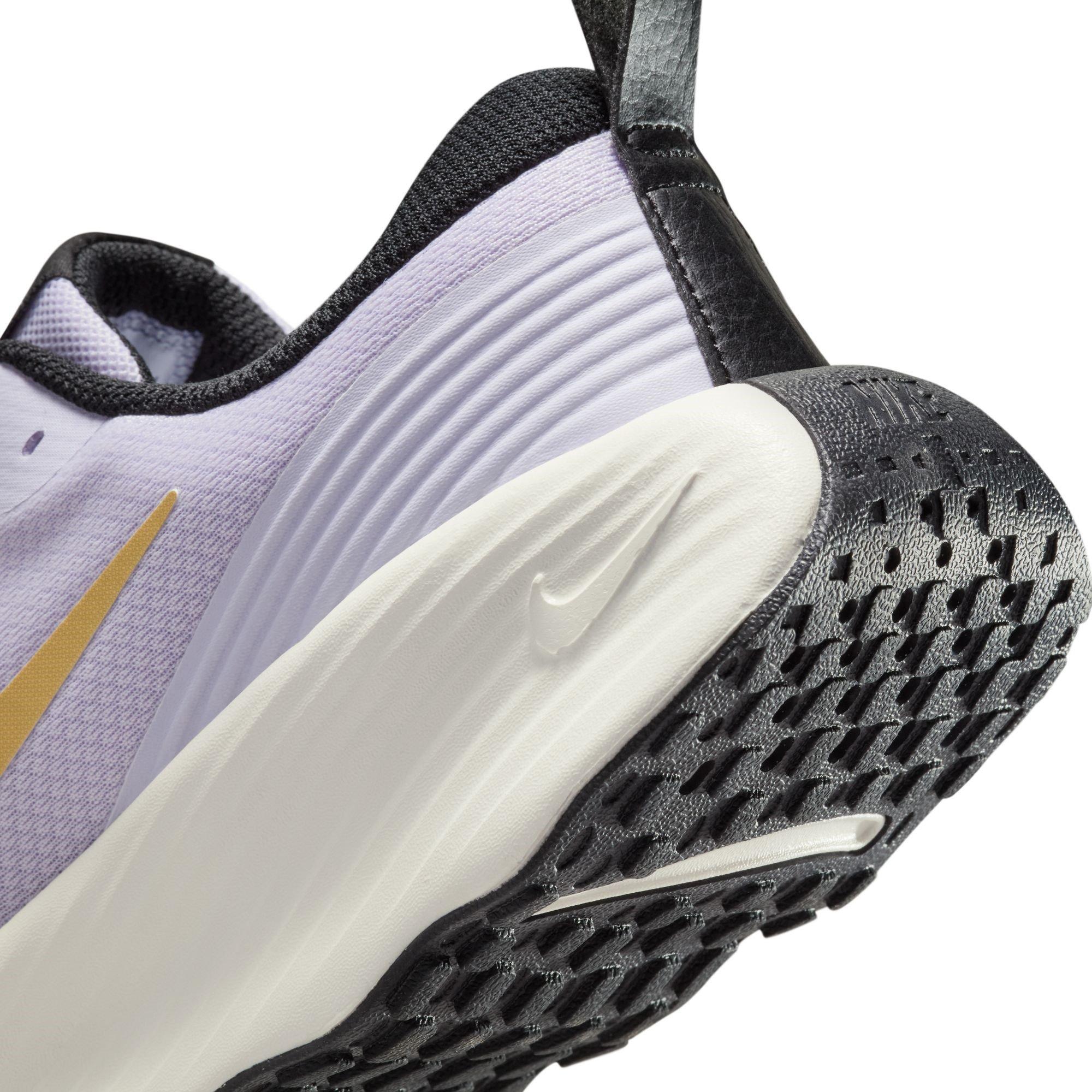 Nike Promina