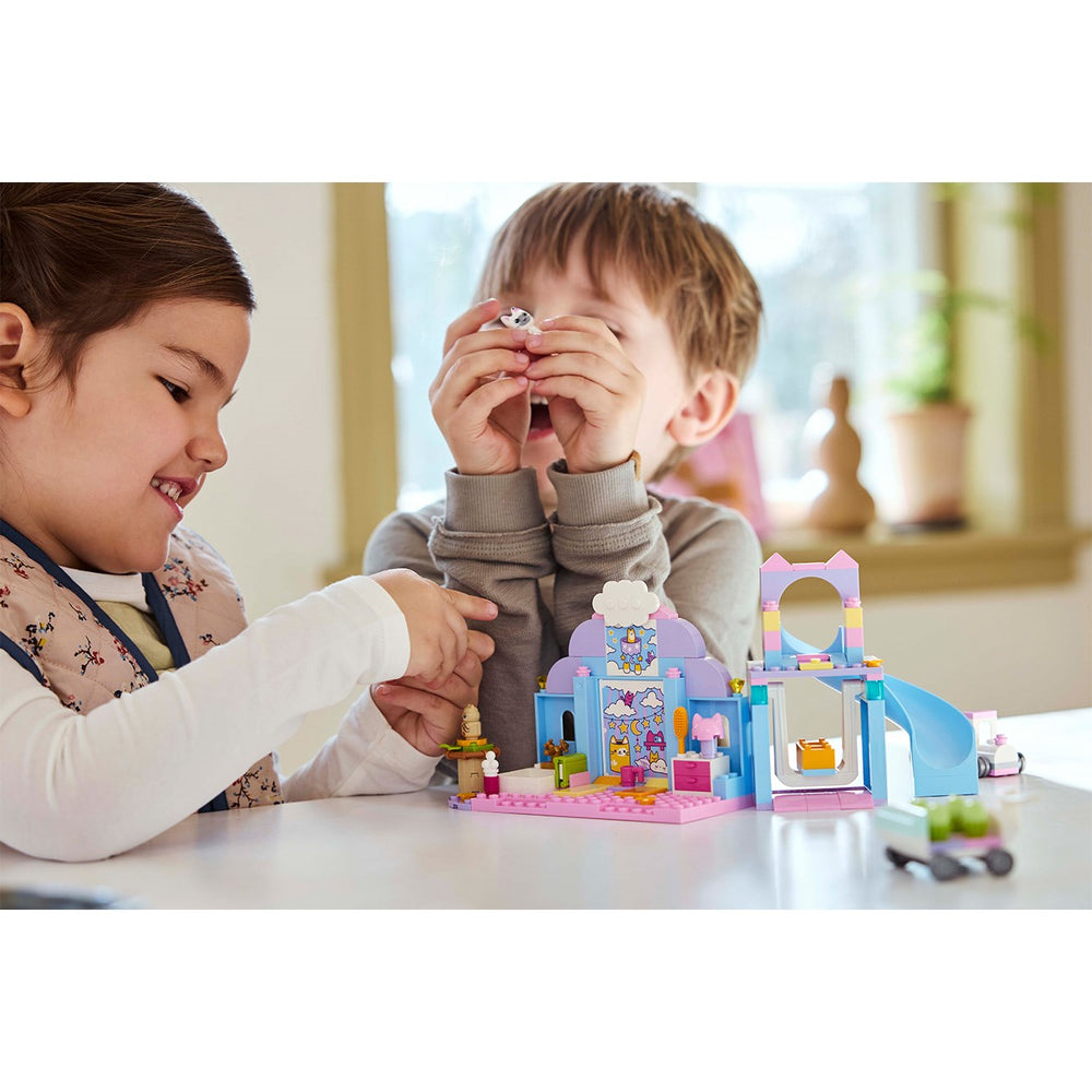 Køb LEGO® Gabby's Dollhouse Gabbys killingeværelse