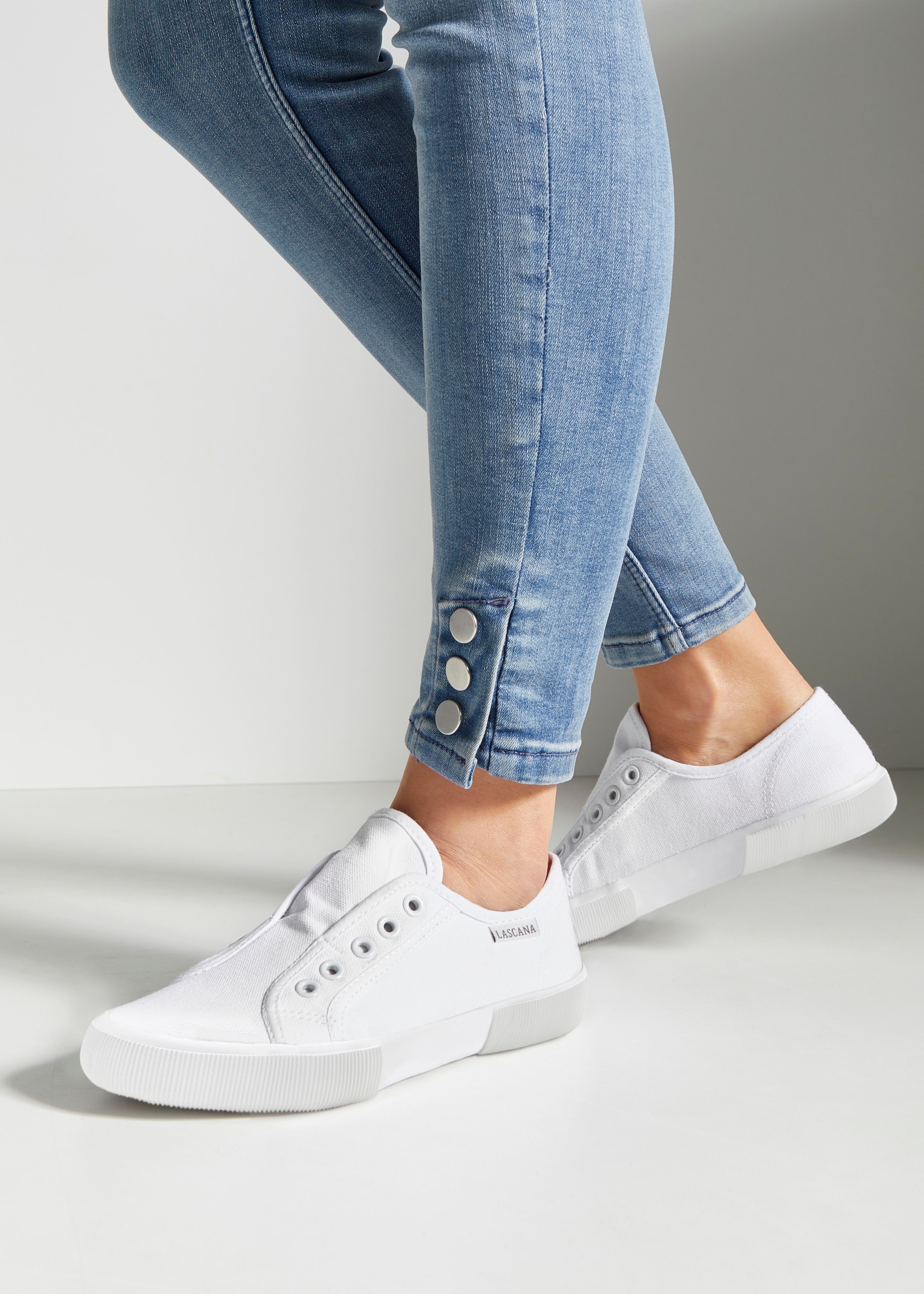 LASCANA Sneaker  Slipper, Halbschuh bequem zum Reinschlüpfen VEGAN
