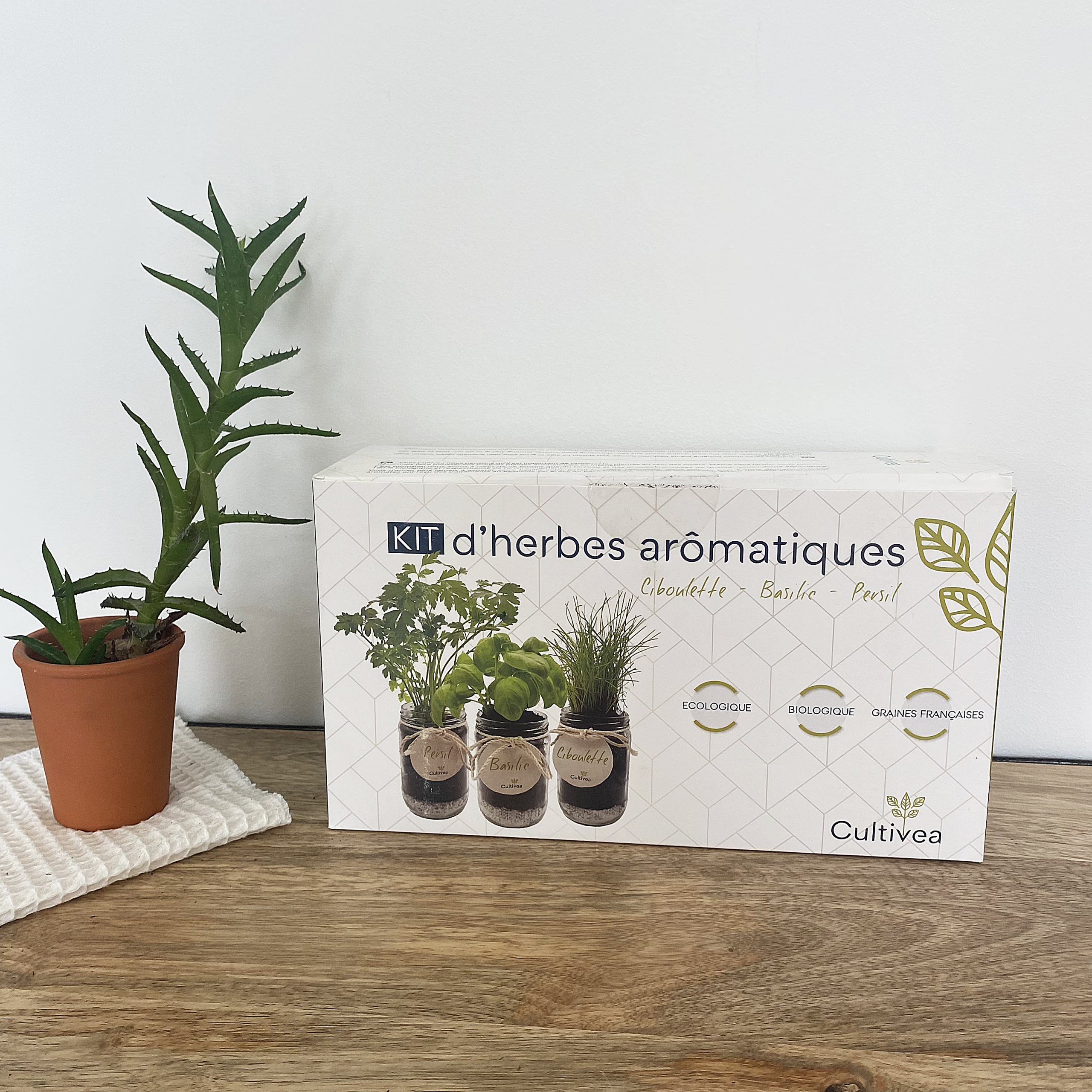 Cultivea kit prêt à pousser d’herbes aromatiques - jardin potager d’intérieur - (ciboulette, basilic persil)