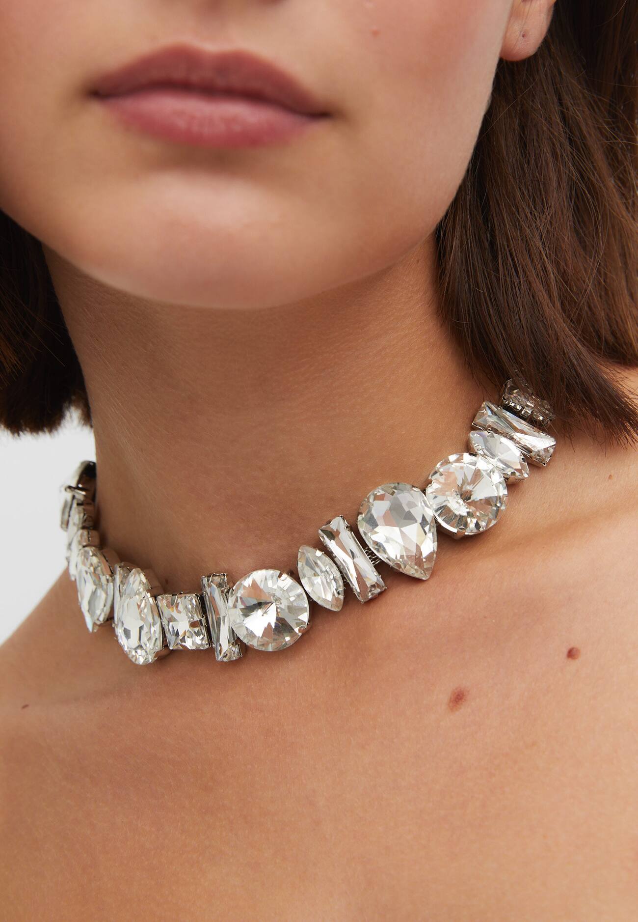 Colar geométrico com strass