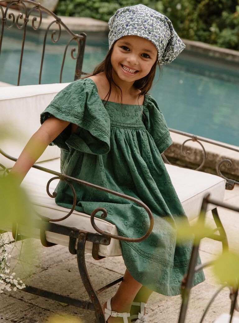 Robe vert sapin à broderies fleuries
