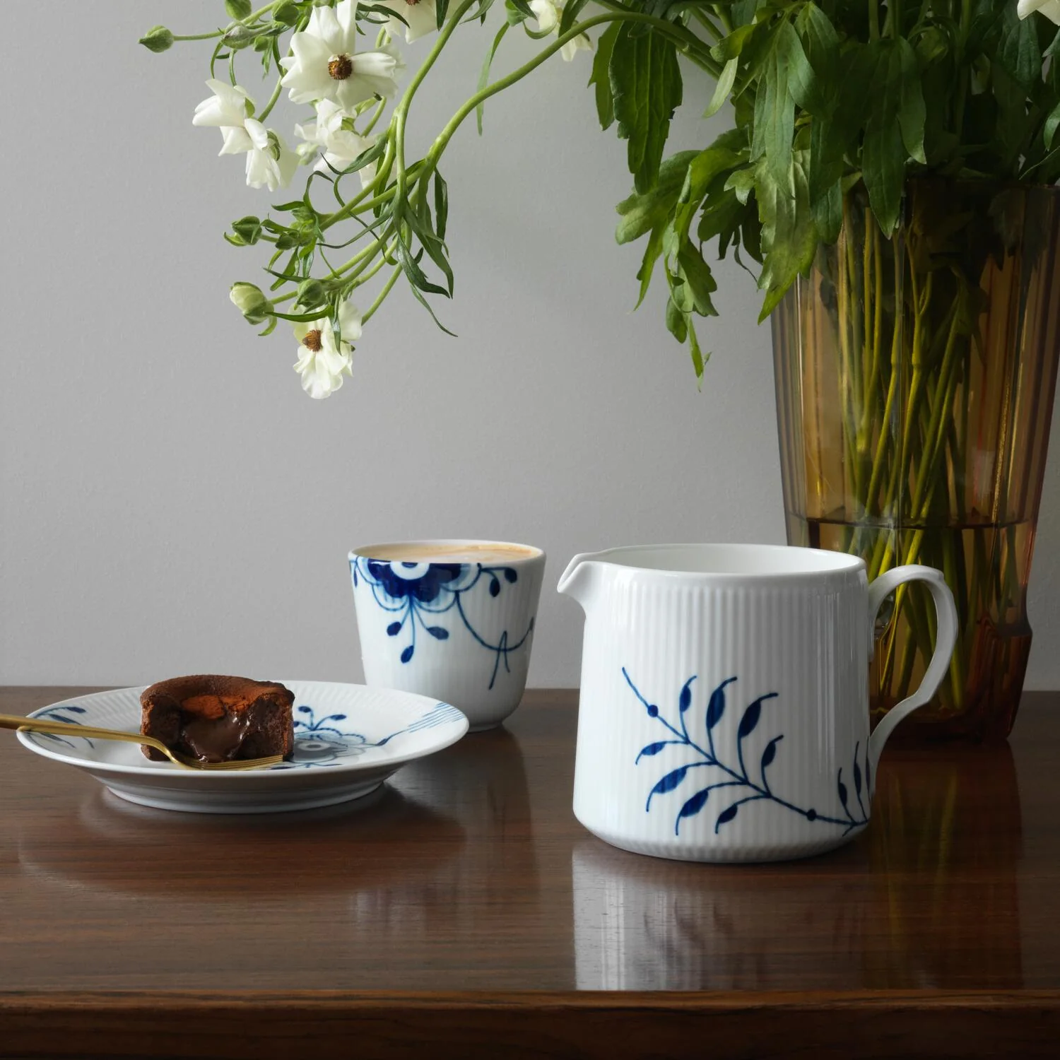 Royal Copenhagen  Blå Mega Riflet kande, blå - 70 cl.
