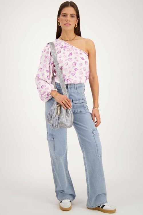 Witte one-shoulder top met paarse zee-print
