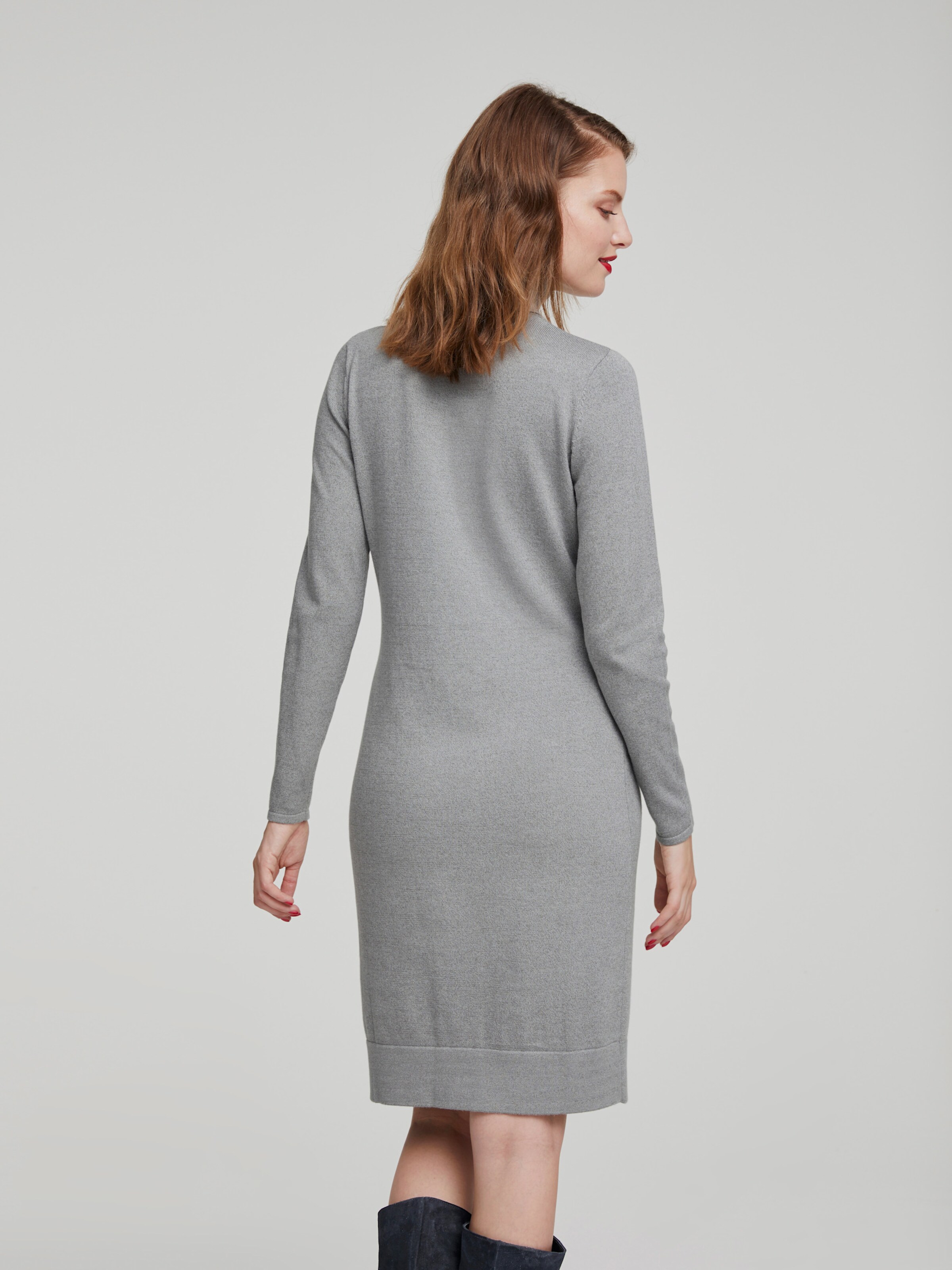 Rollkragen-Kleid