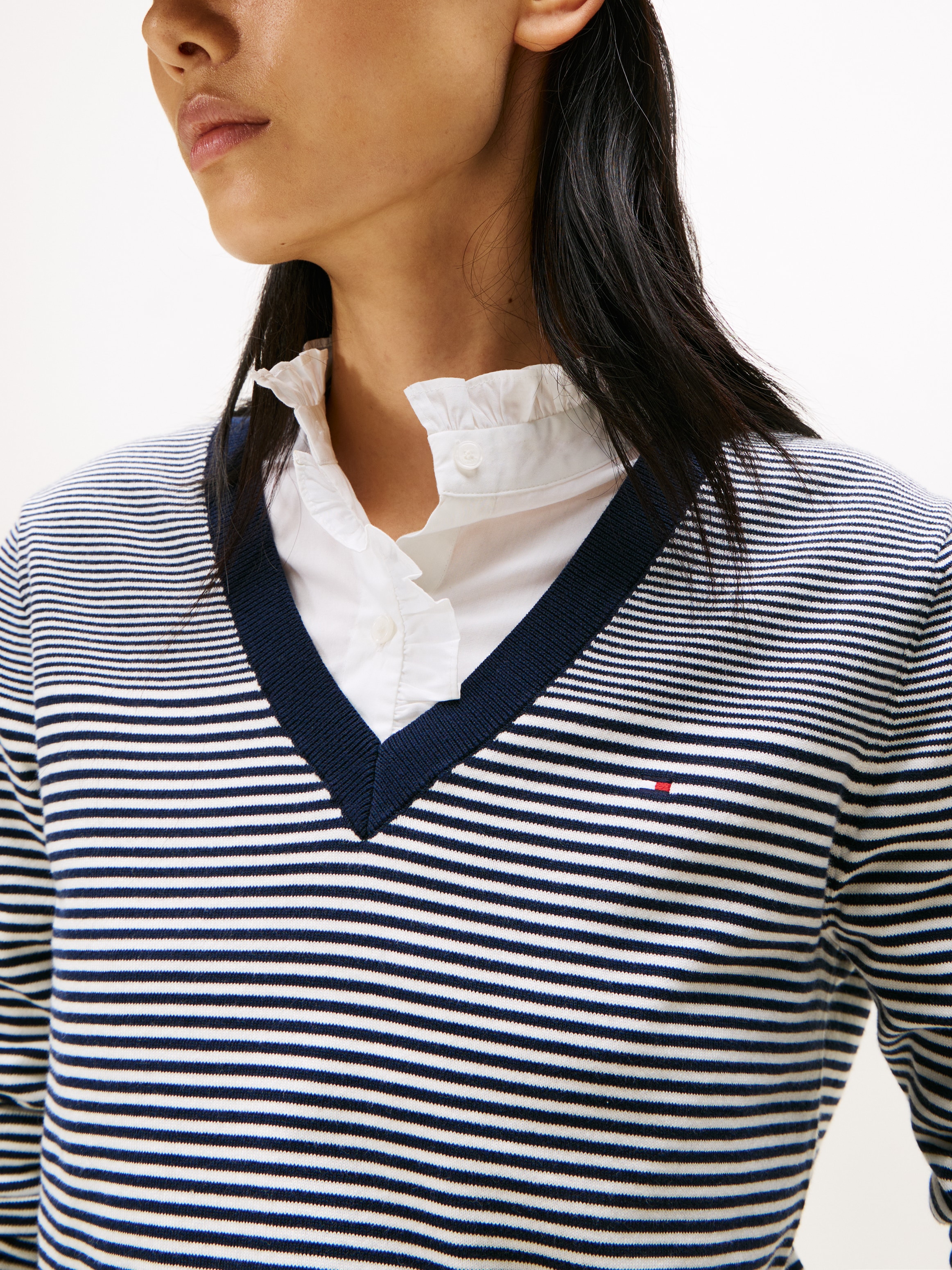 Tommy Hilfiger V-Ausschnitt-Pullover »CO JERSEY STITCH V-NK SWEATER mit V-Ausschnitt und Ripp«, Baumwollmischung