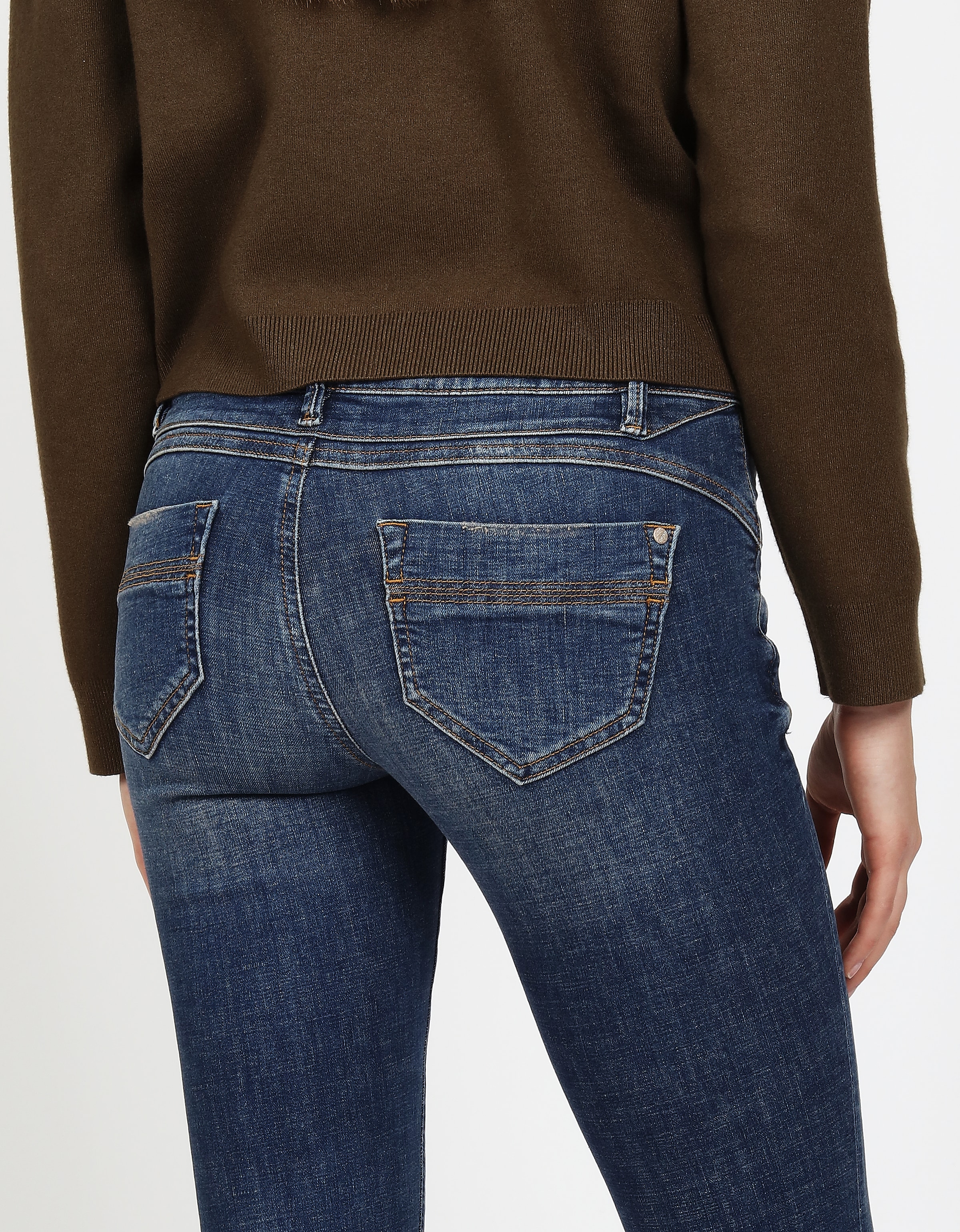 GANG Skinny-fit-Jeans »94NELE«, mit Rundpasse und seitlichen Dreieckseinsätzen f. e. tolle Silhouette